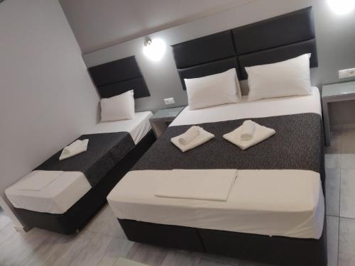 Deluxe Triple Room - Photo 8