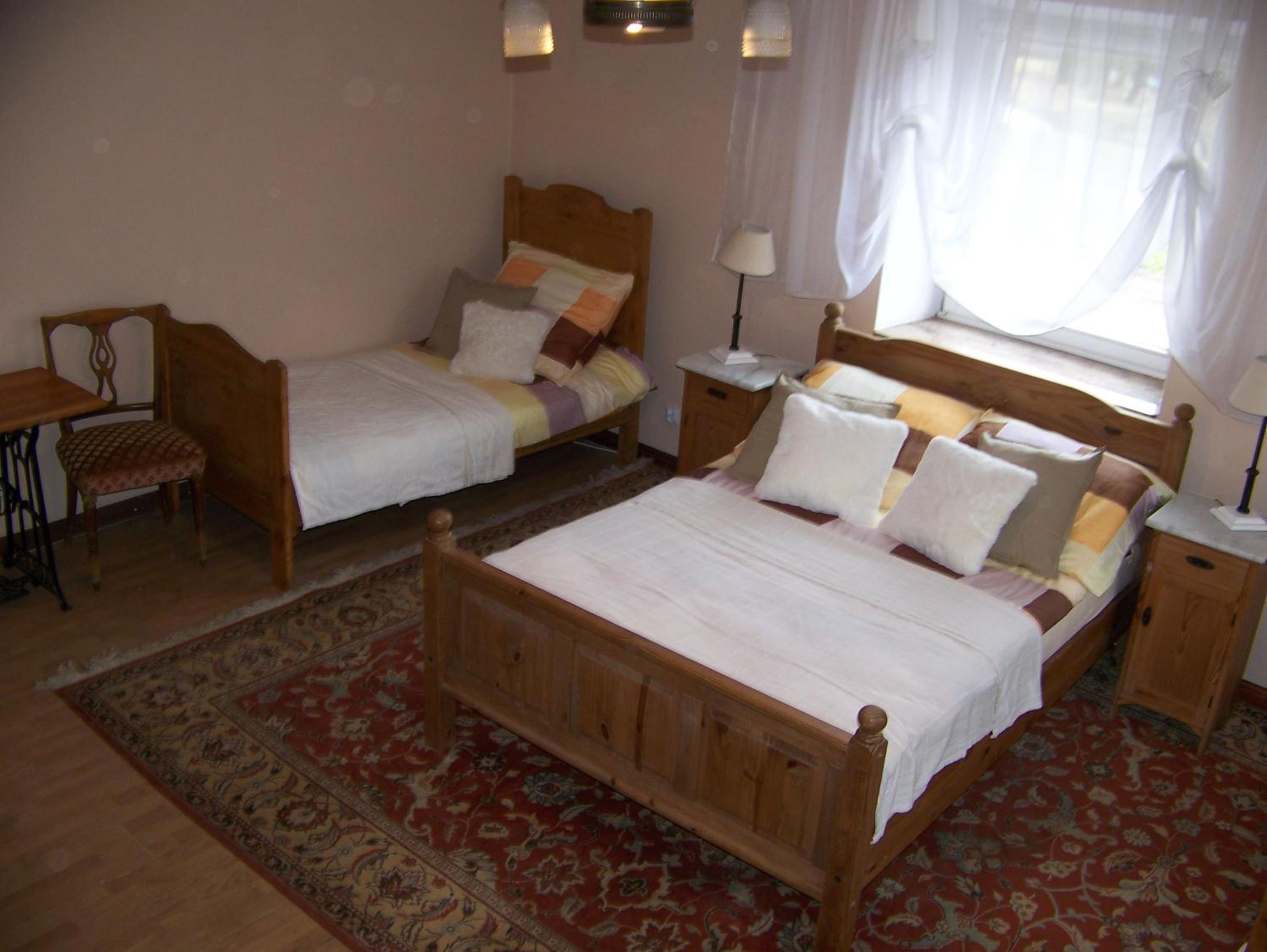 One-Bedroom House - Photo 2