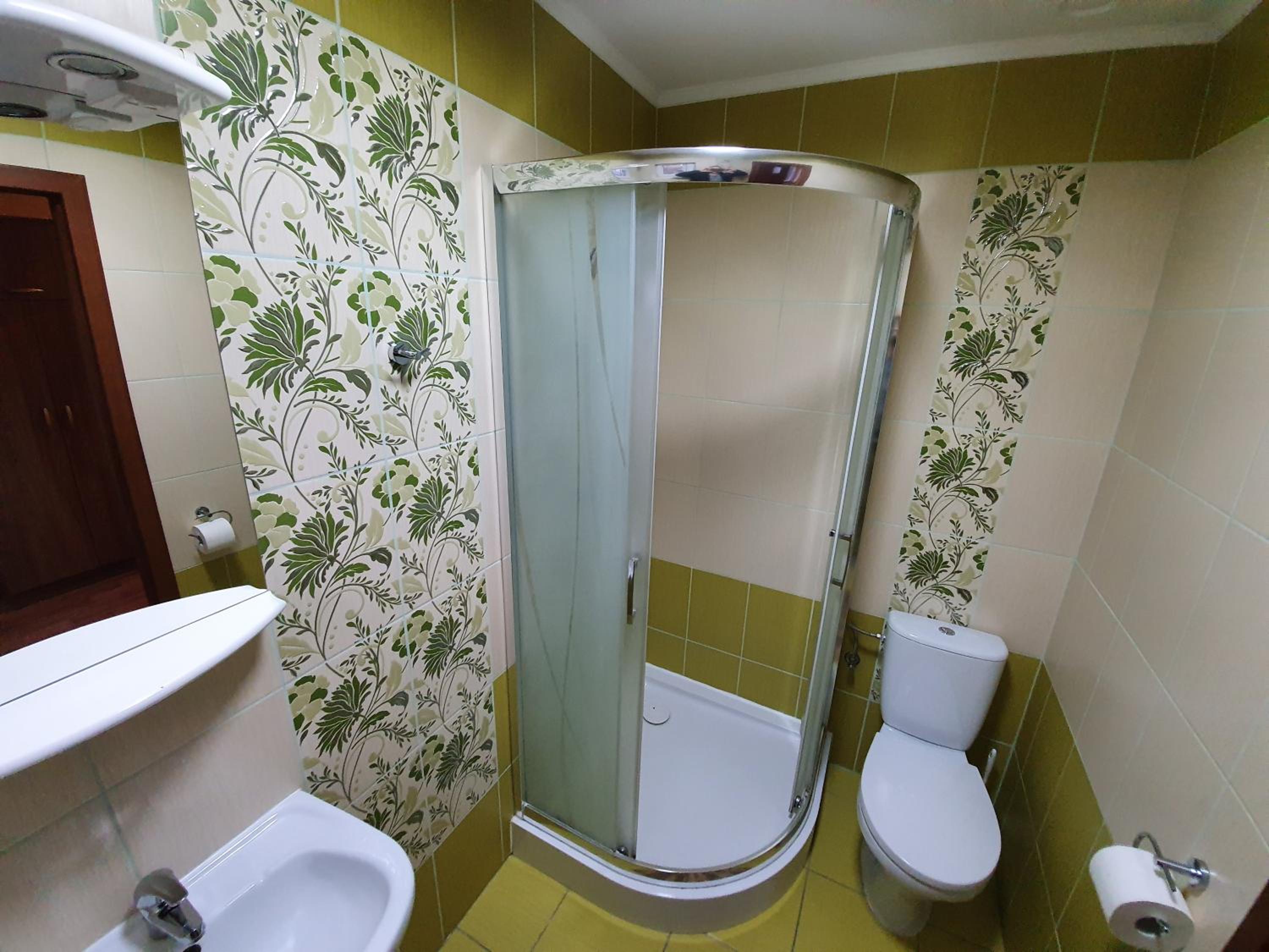 Twin Room with Private Bathroom - Photo 1