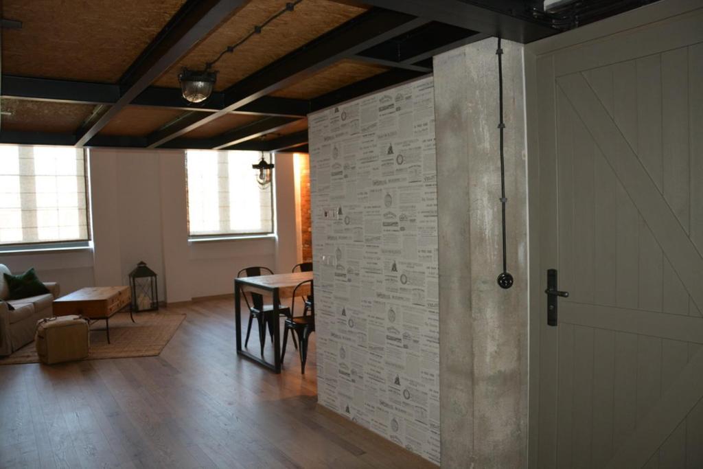 One-Bedroom Apartment - Photo 12