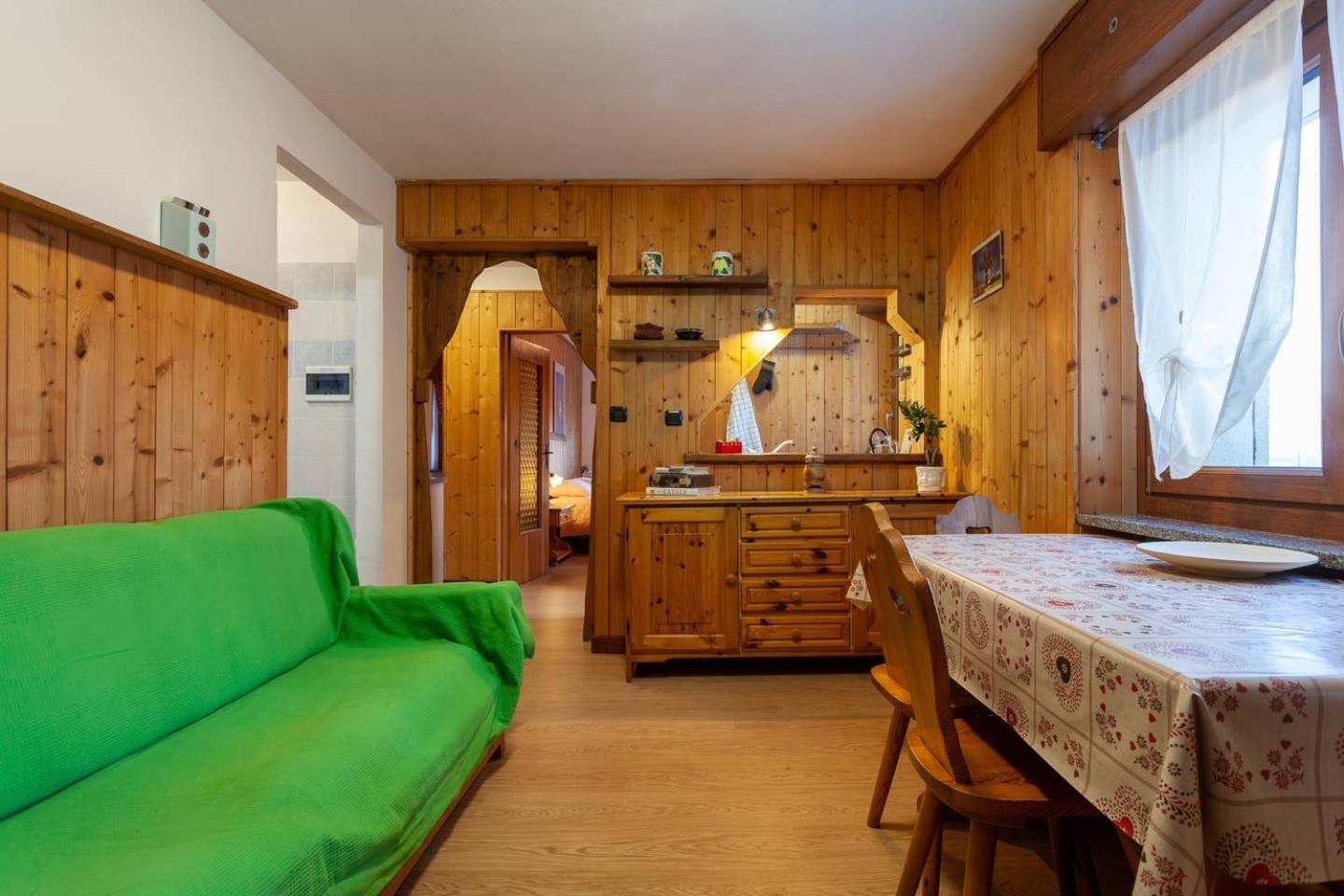 Apartment with Mountain View photo 2