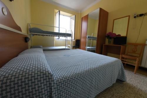 Triple Room - Photo 1