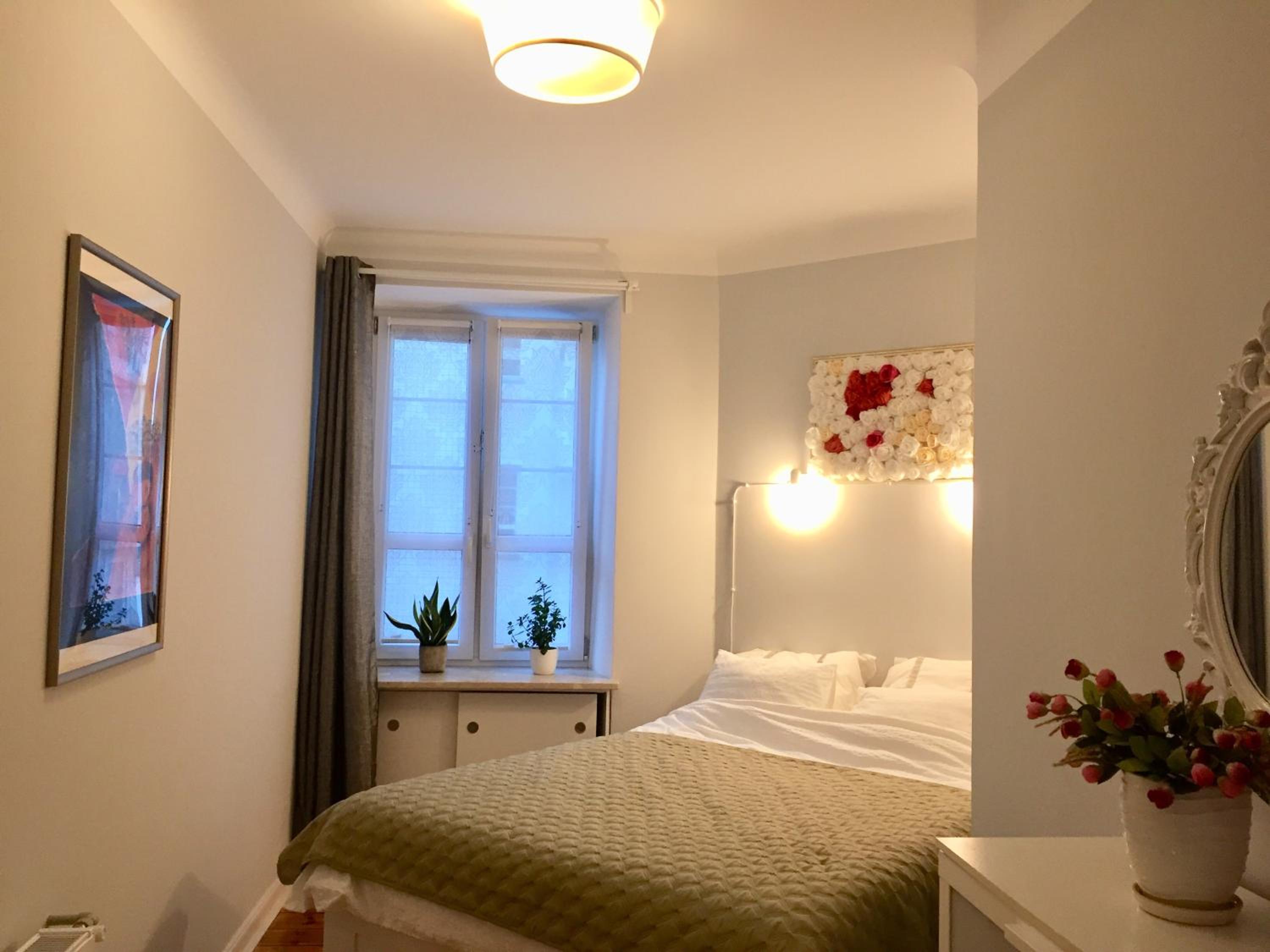 One-Bedroom Apartment - Photo 3