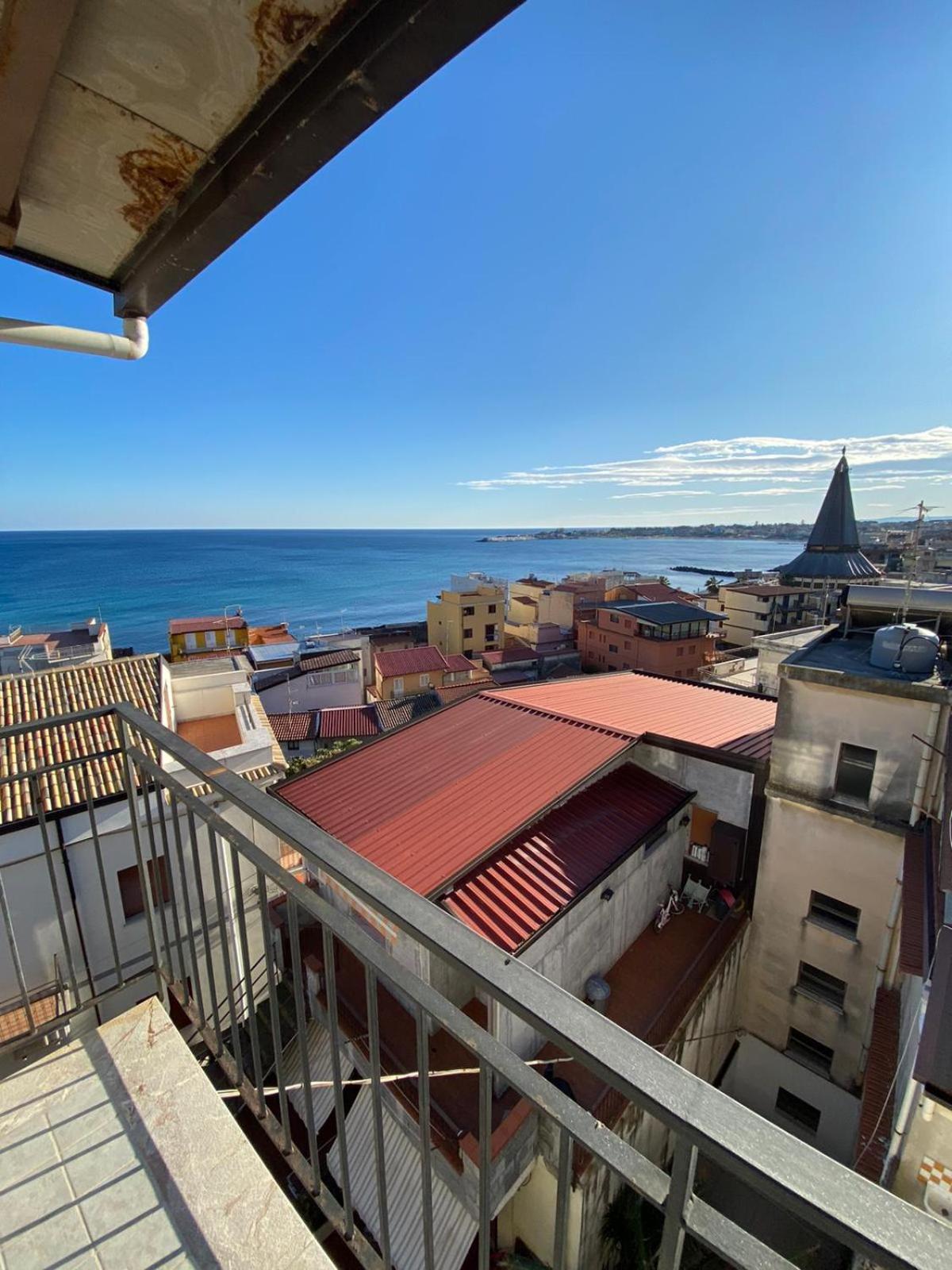 Deluxe Double Room with Balcony and Sea View