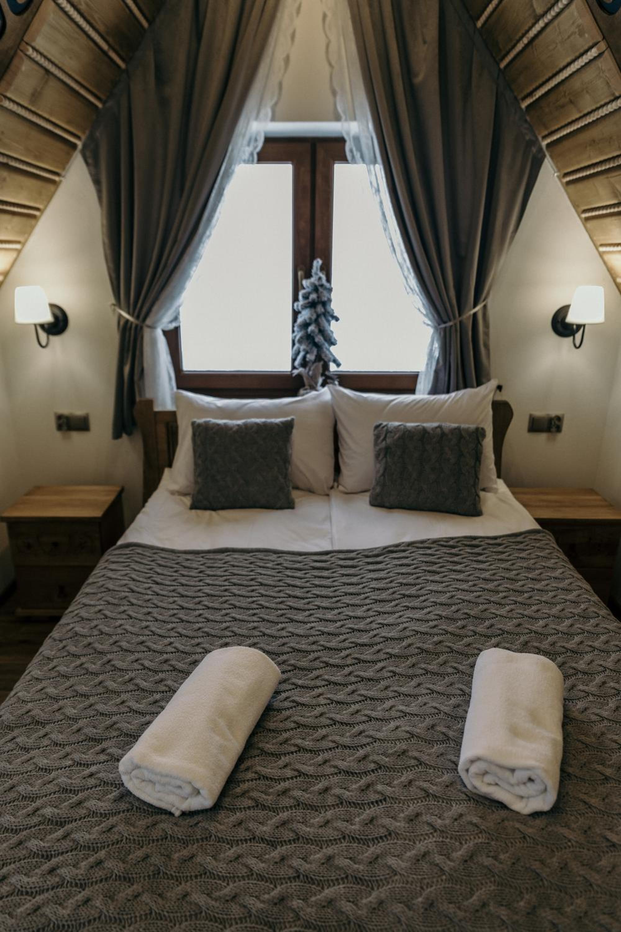 Double Room with Mountain View