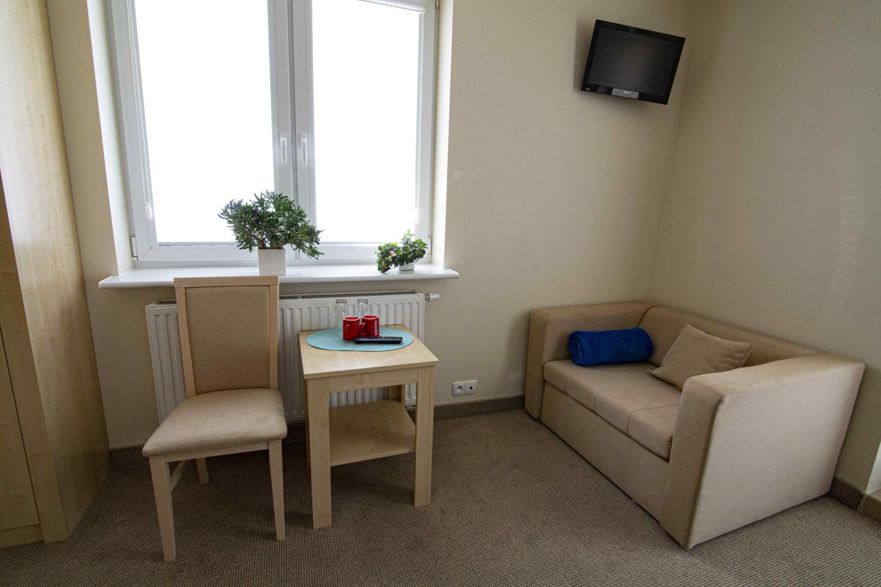 Deluxe Double Room (2 Adults + 1 Child) - Photo 28