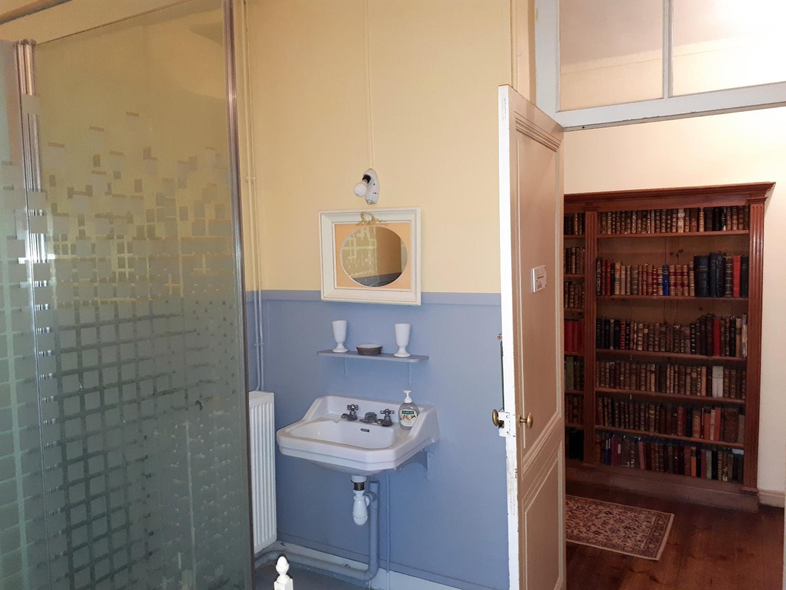 Double Room - Photo 3