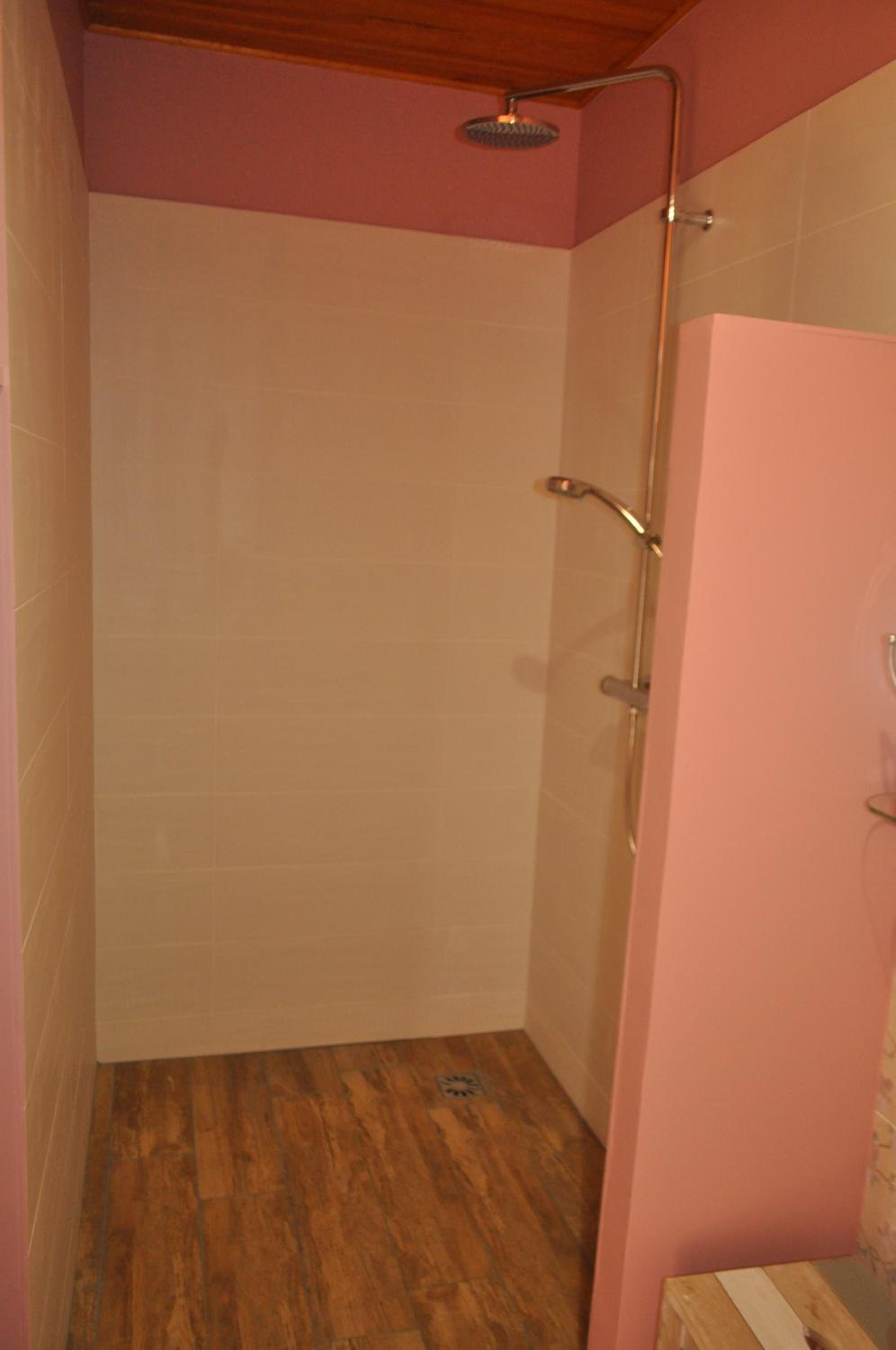 Deluxe Double Room with Shower photo 3