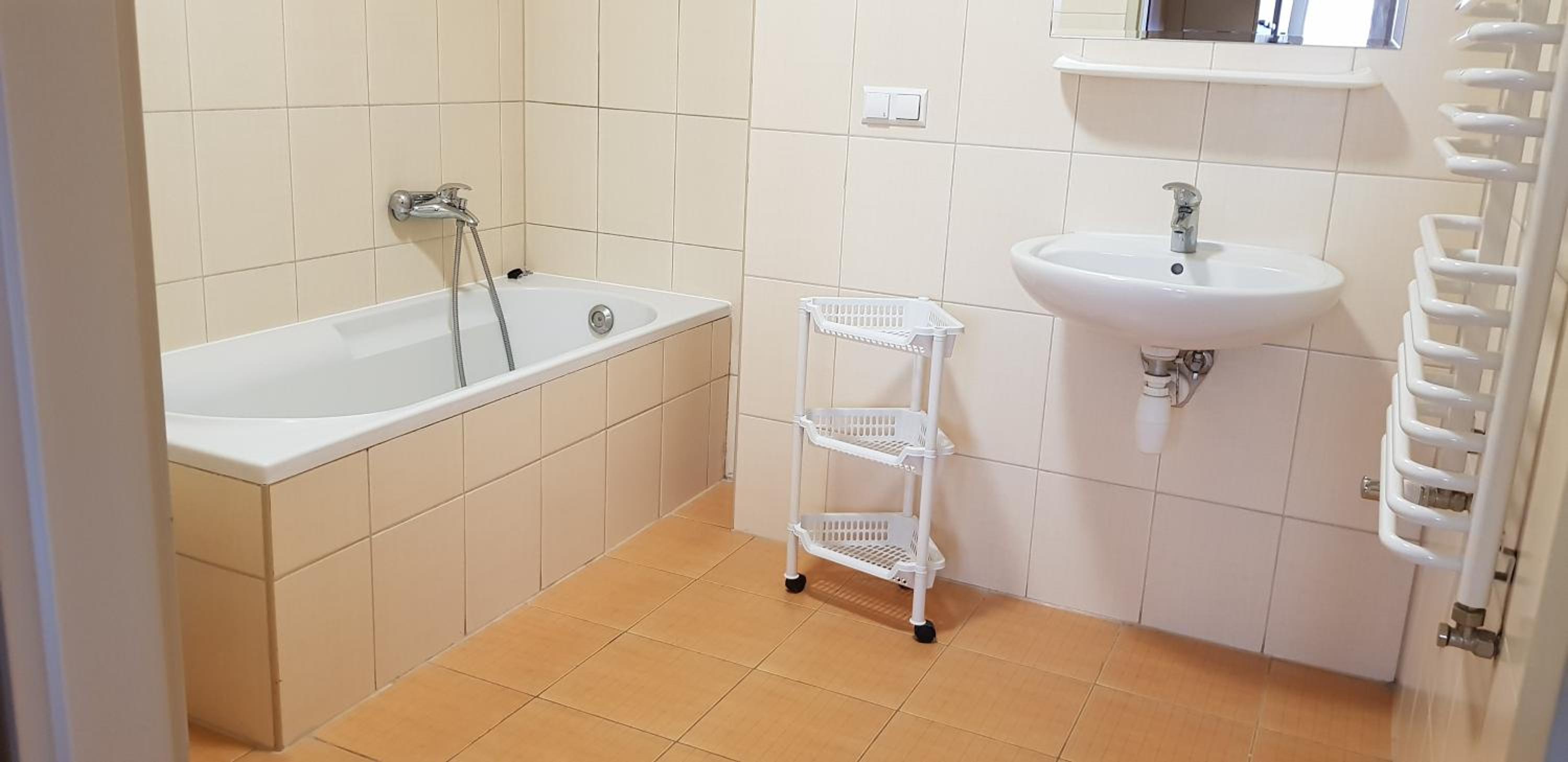 Quadruple Room with Bath photo 3