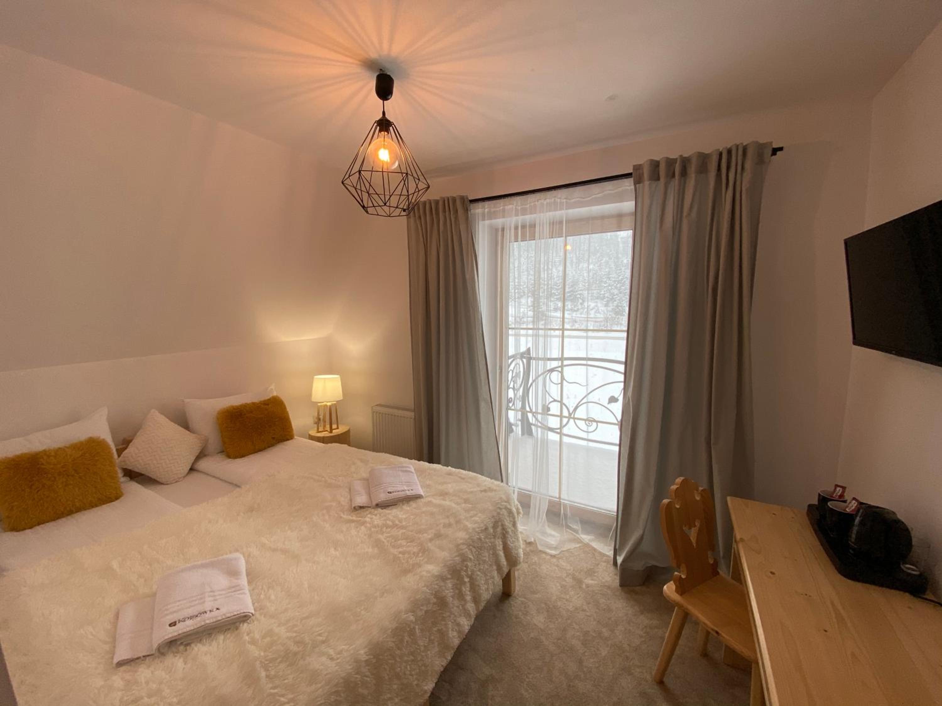 Double Room with Balcony - Photo 1