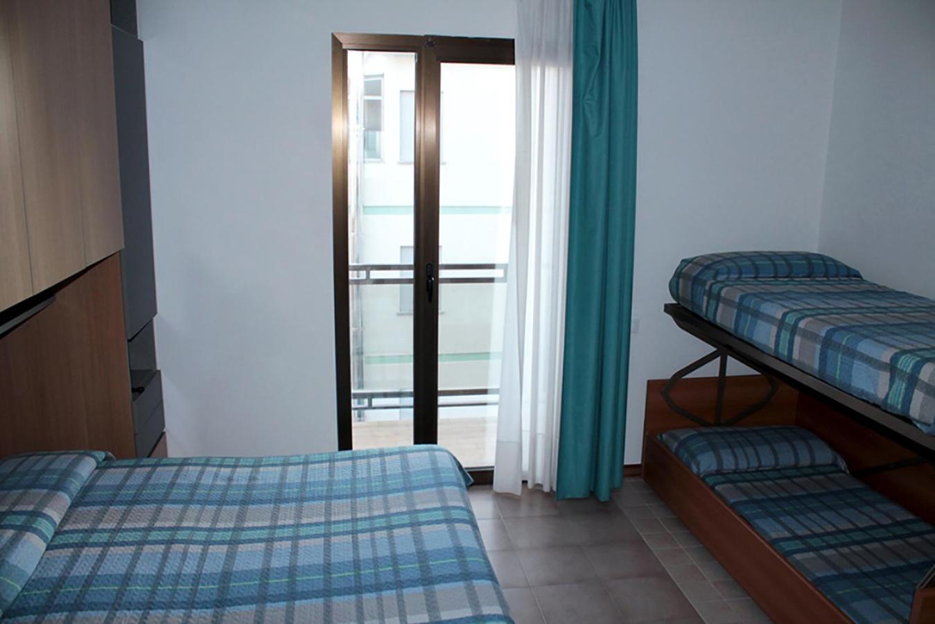 Quadruple Room with Balcony photo 2