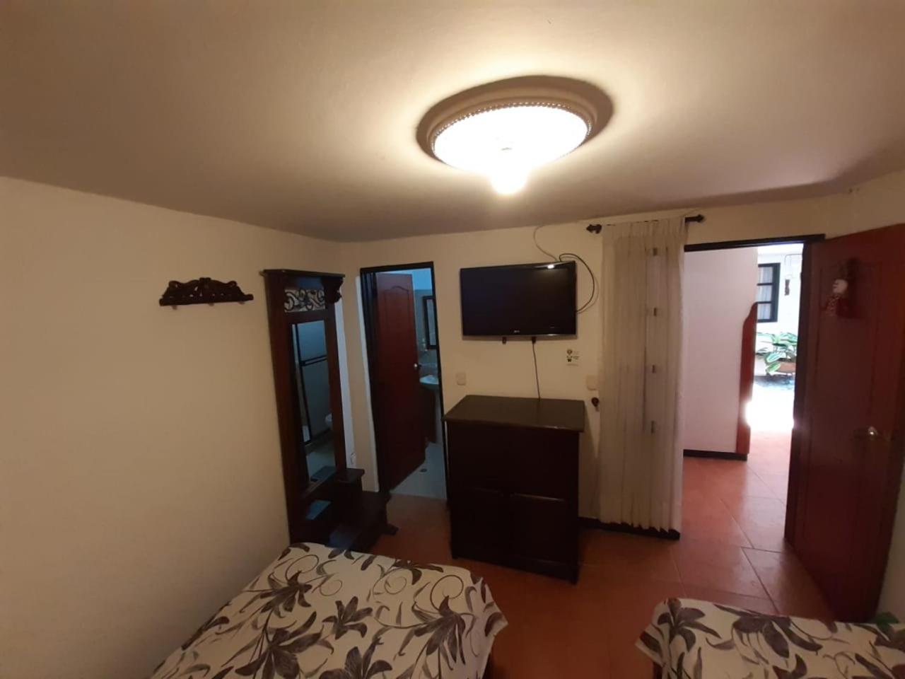 Standard Twin Room photo 2