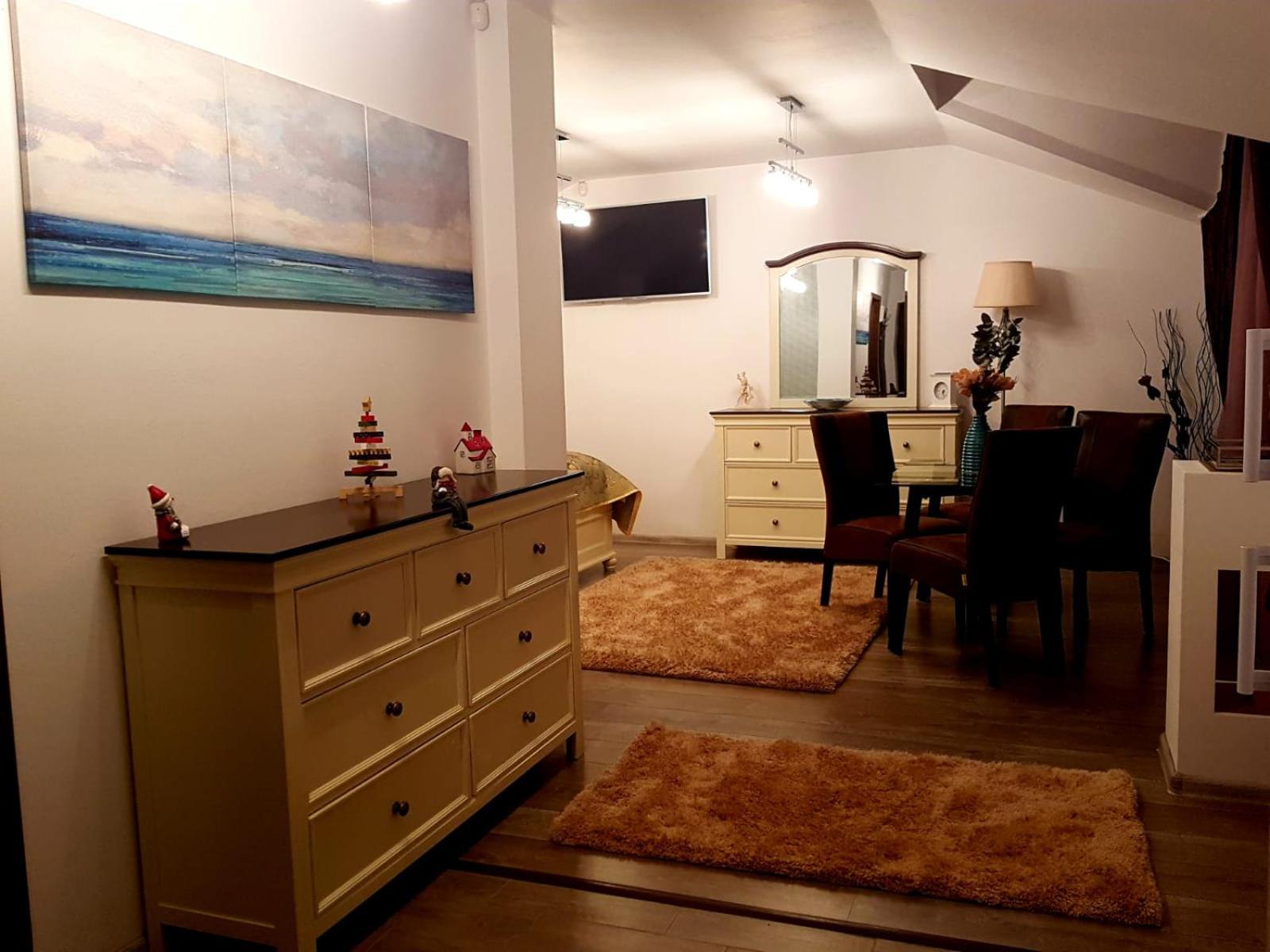 One-Bedroom Apartment - Photo 6