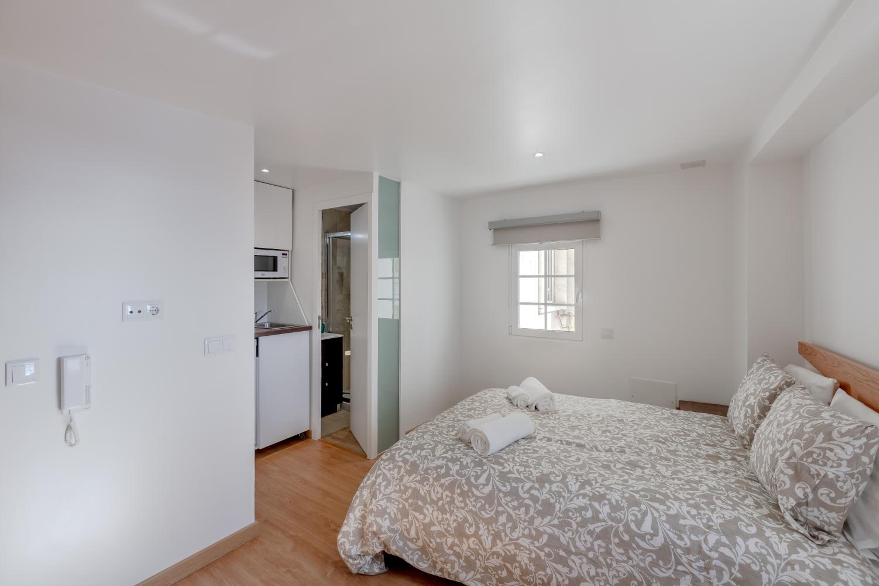 One-Bedroom Apartment - Photo 21