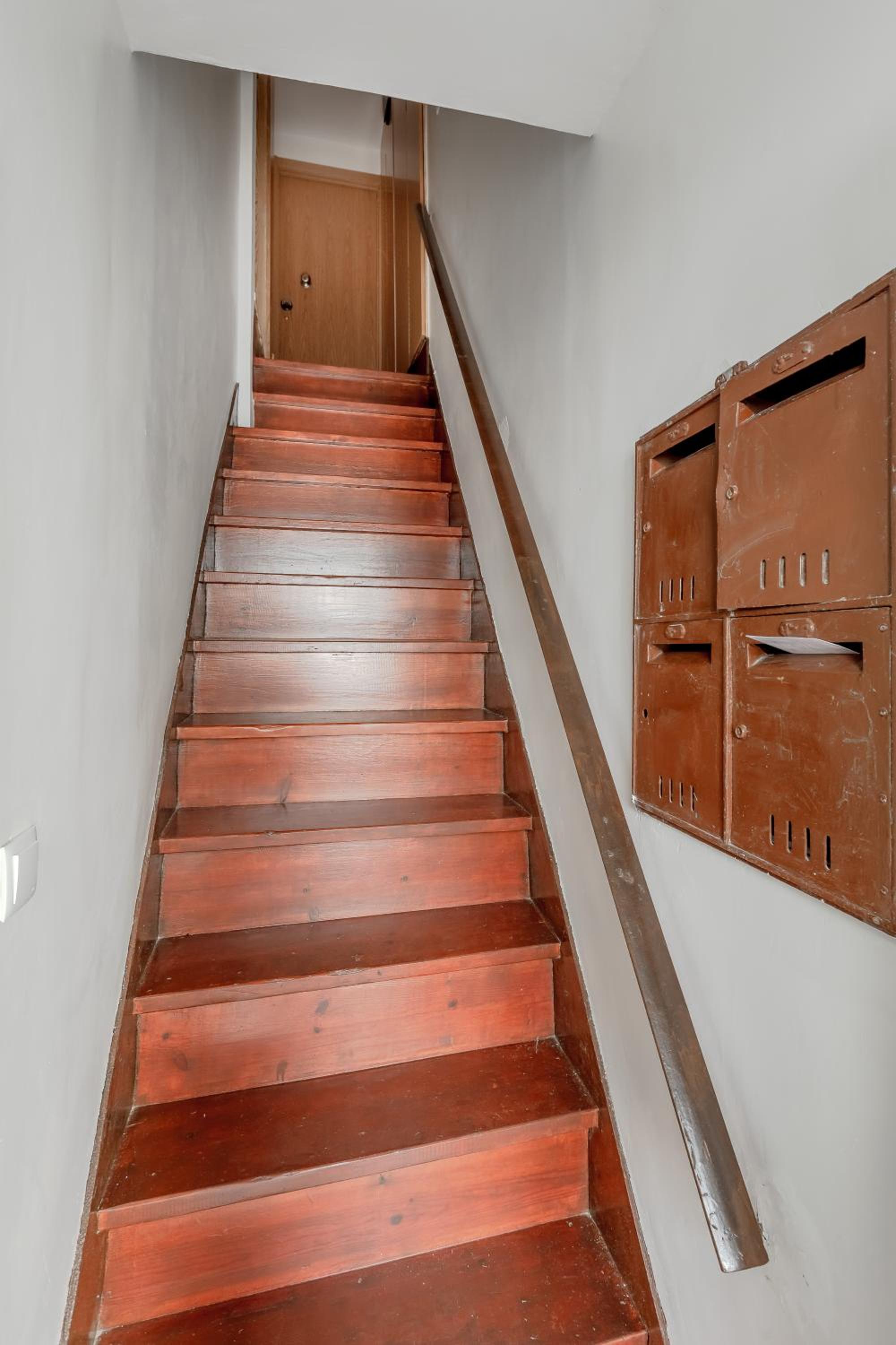 One-Bedroom Apartment - Photo 3