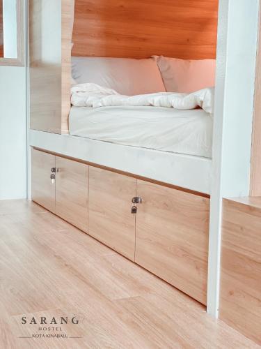 Bed in 6-Bed Mixed Dormitory Room