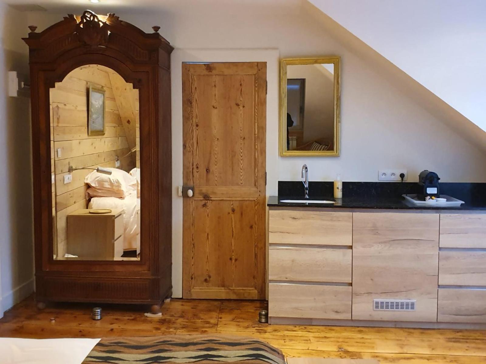 King Room with Mountain View photo 3