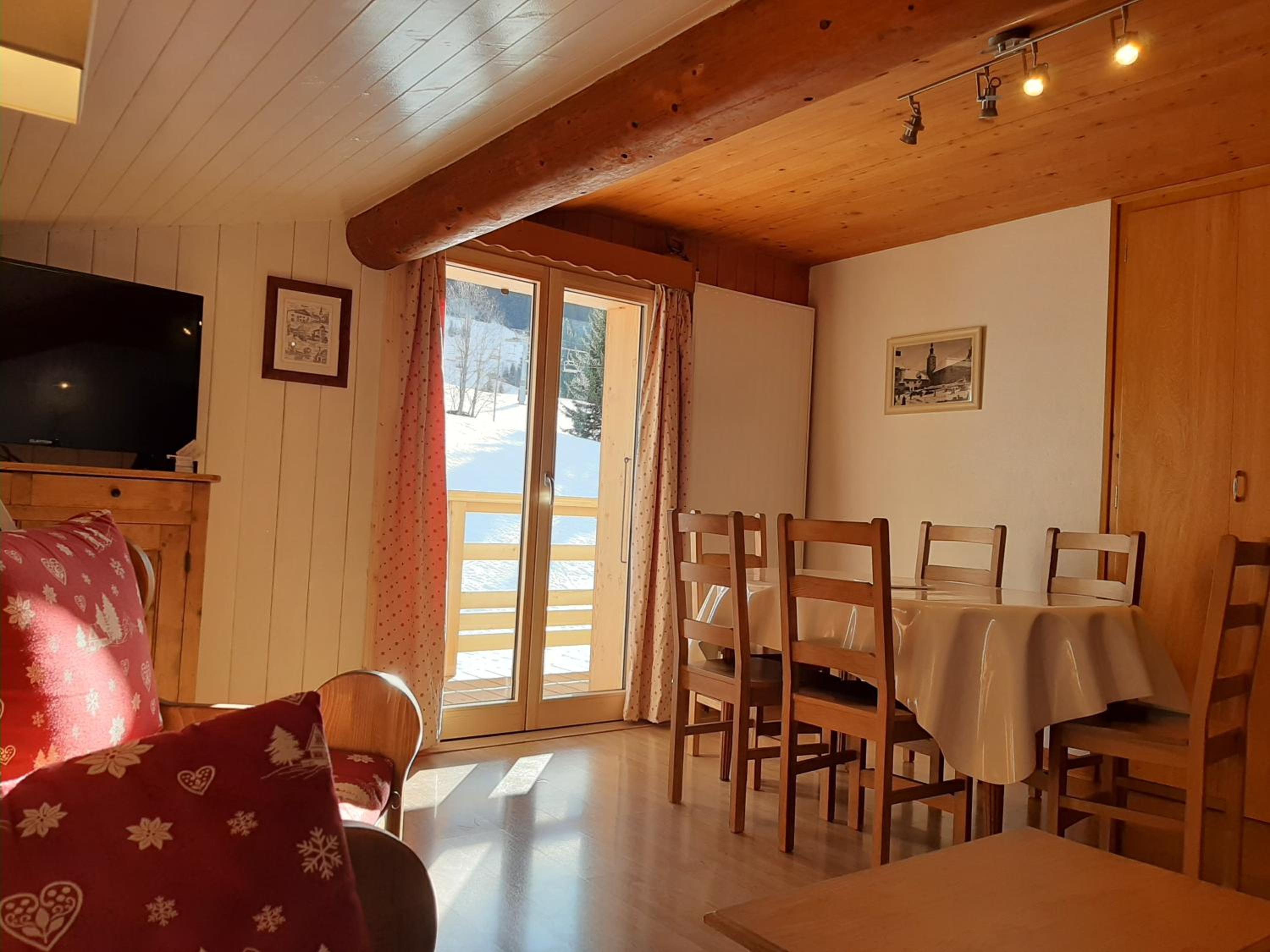 Apartment with Mountain View photo 1