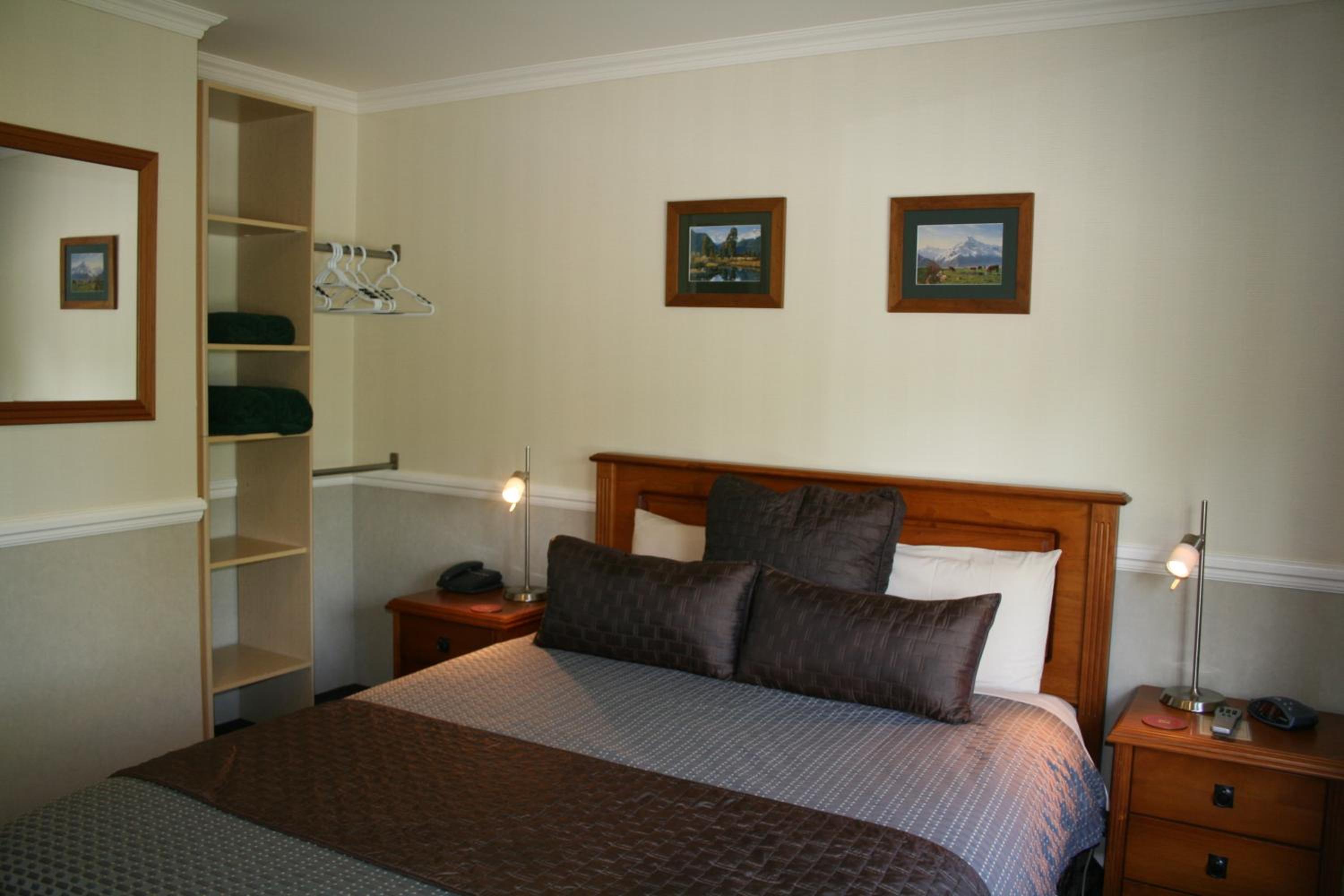Two-Bedroom Unit with Spa Bath photo 1