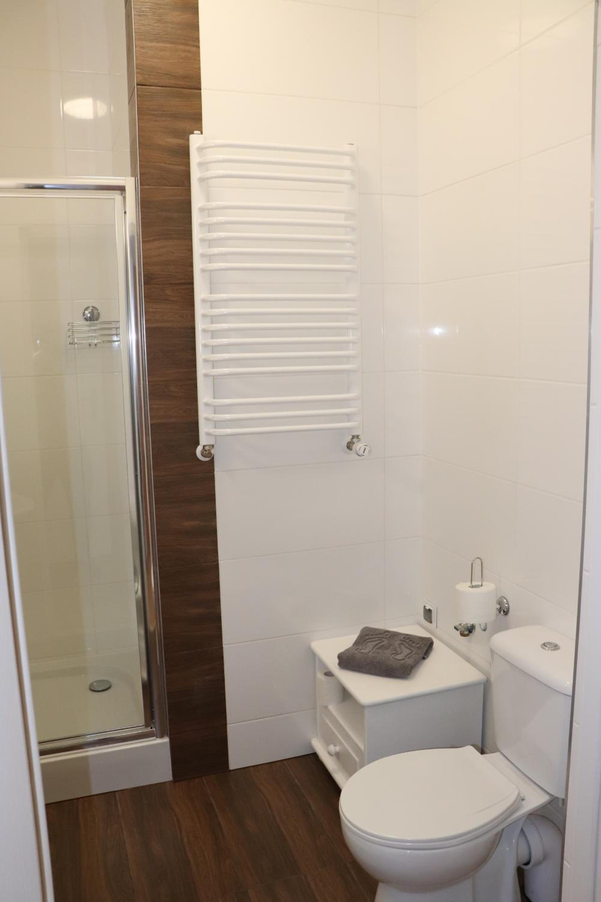 Standard Twin Room - Photo 14