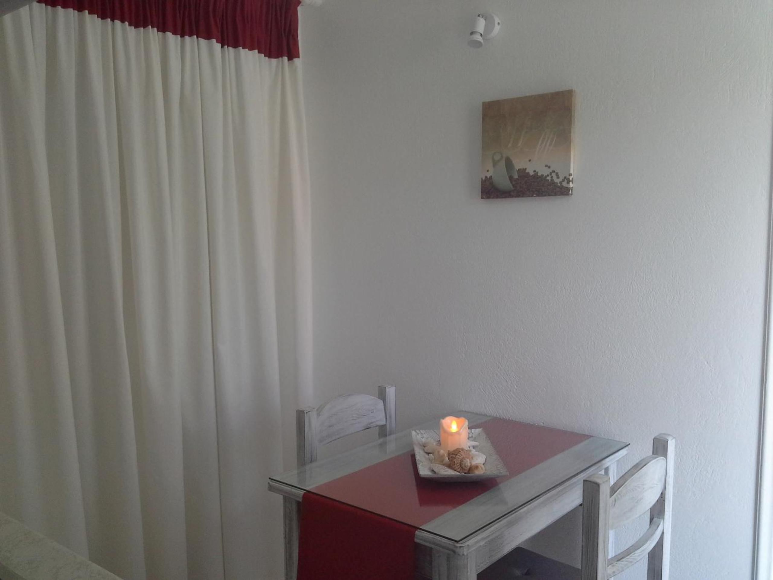 Apartment - Split Level with Outdoor Hot Tub photo 2