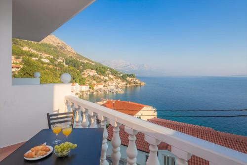 Standard Triple Room with Sea View