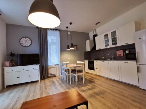 One-Bedroom Apartment photo 2