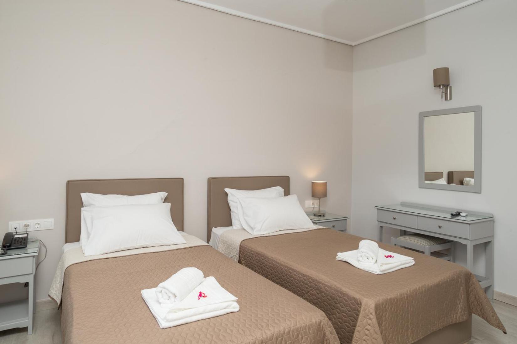 Twin Room with Balcony photo 3