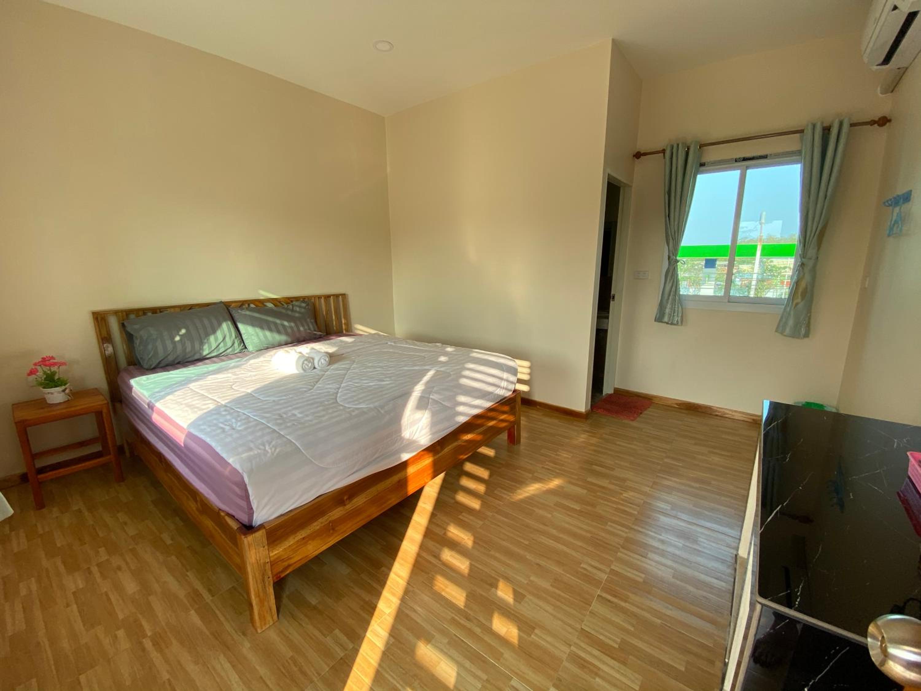 Double Room with Private Bathroom - Photo 5
