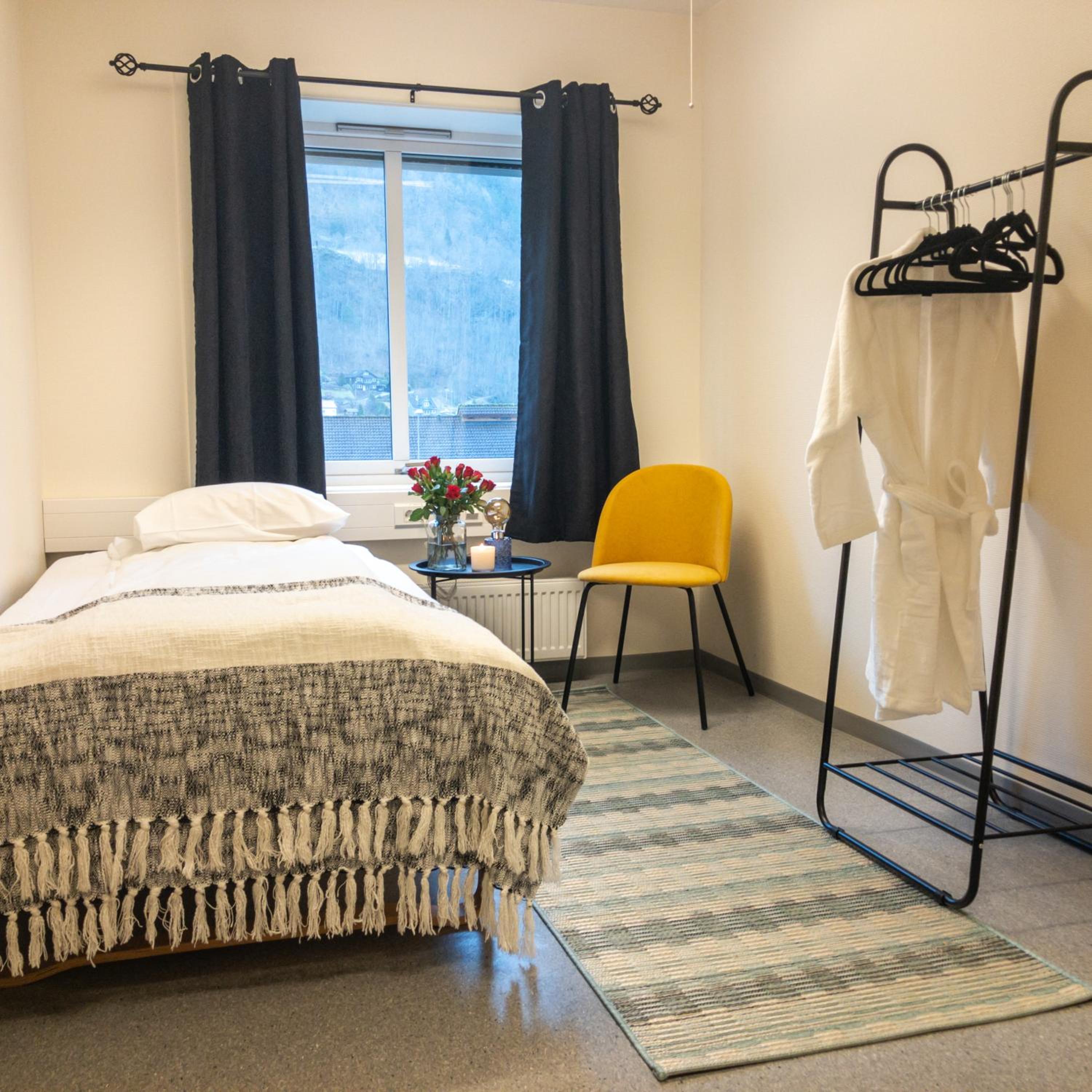 Single Room with Shared Bathroom photo 2