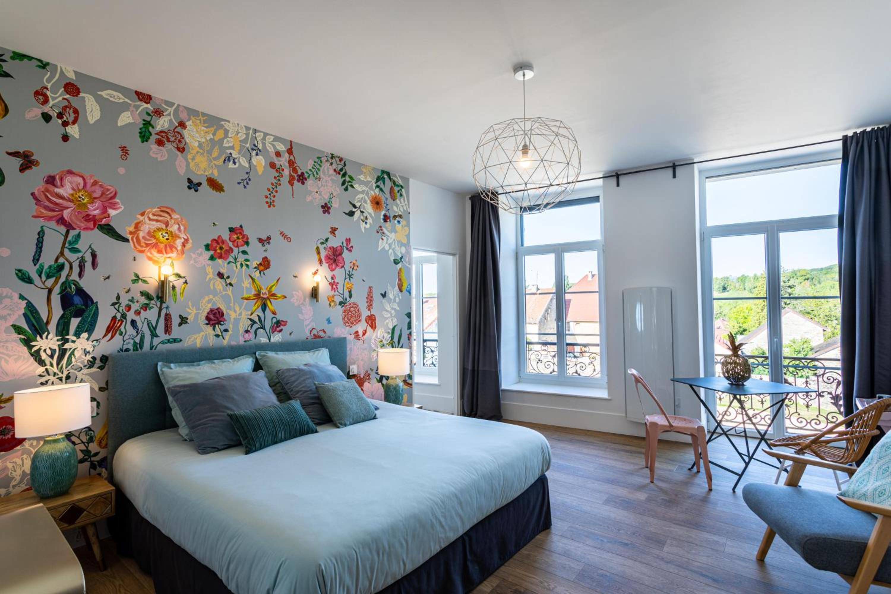 Deluxe Double Room with Balcony photo 3