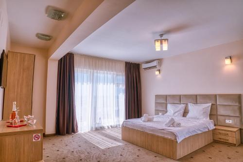 Double Room with Side Sea View photo 1