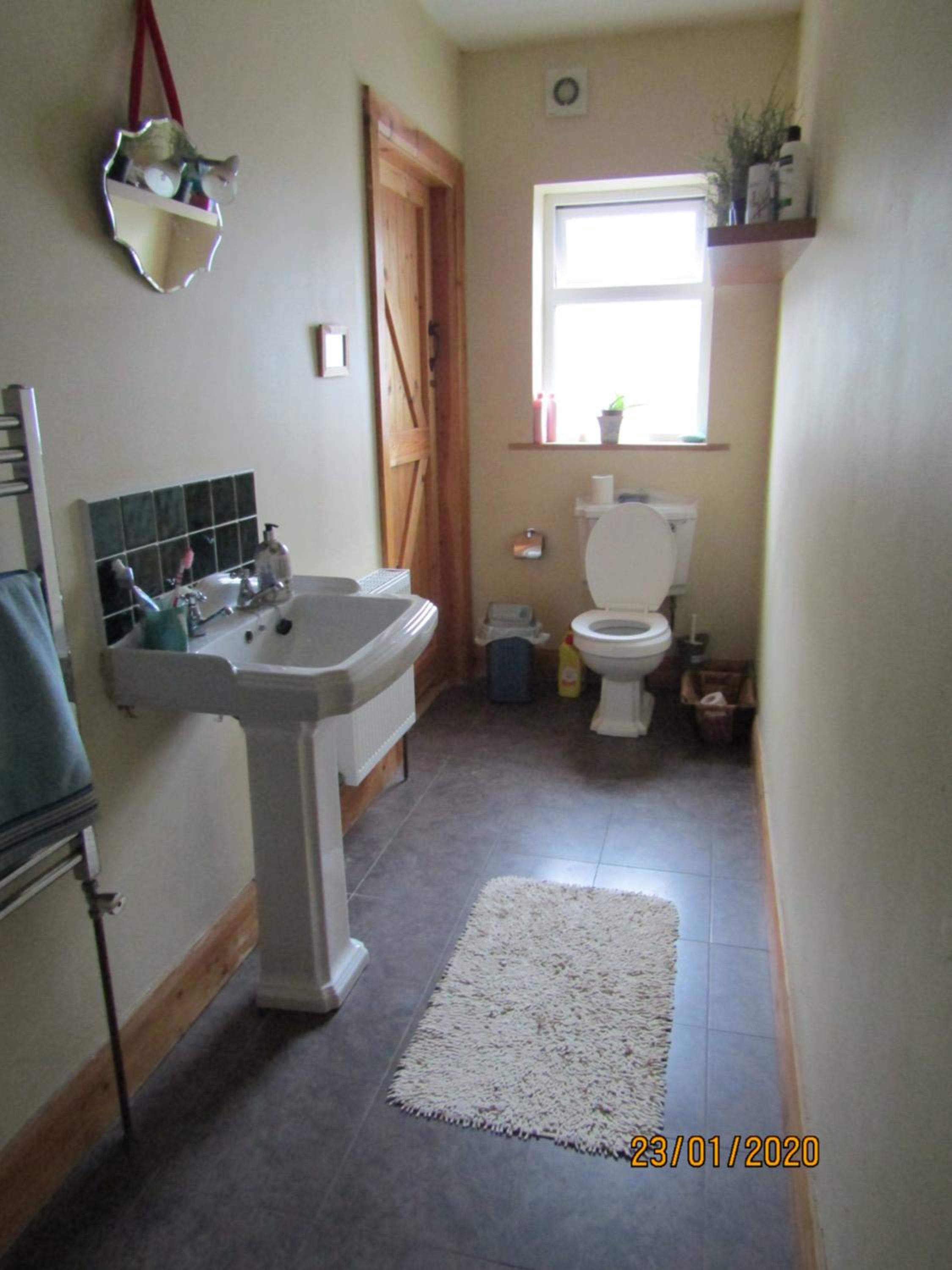 Double Room with Shared Bathroom photo 3