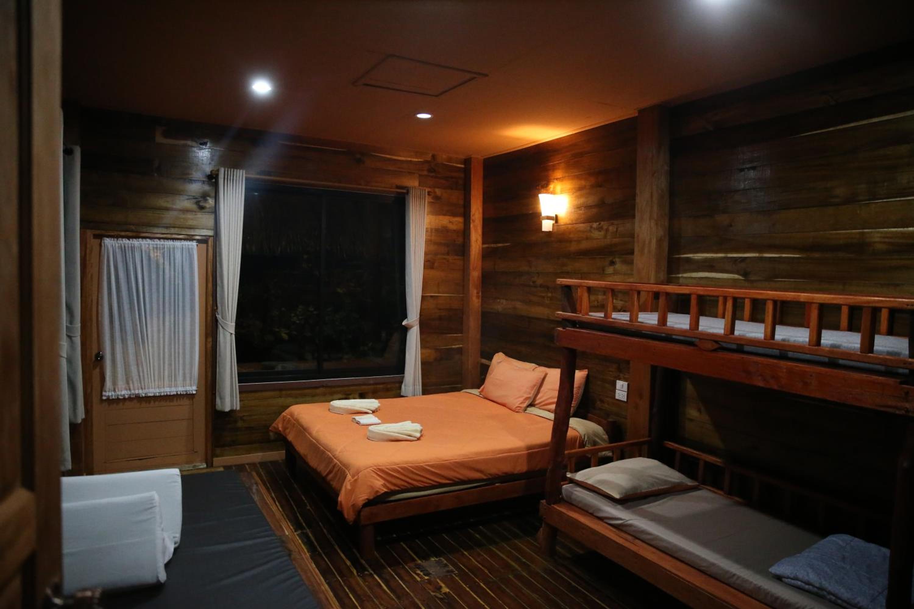 Family Room with Sea View photo 3