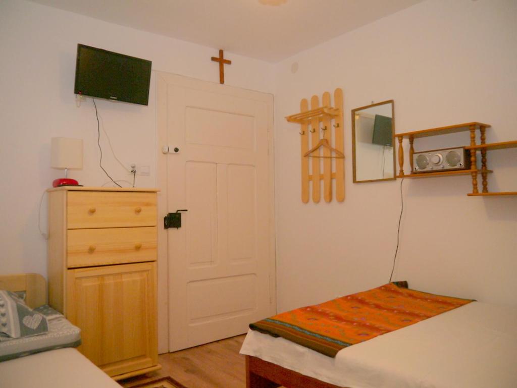 Double Room with Private Bathroom - Photo 2