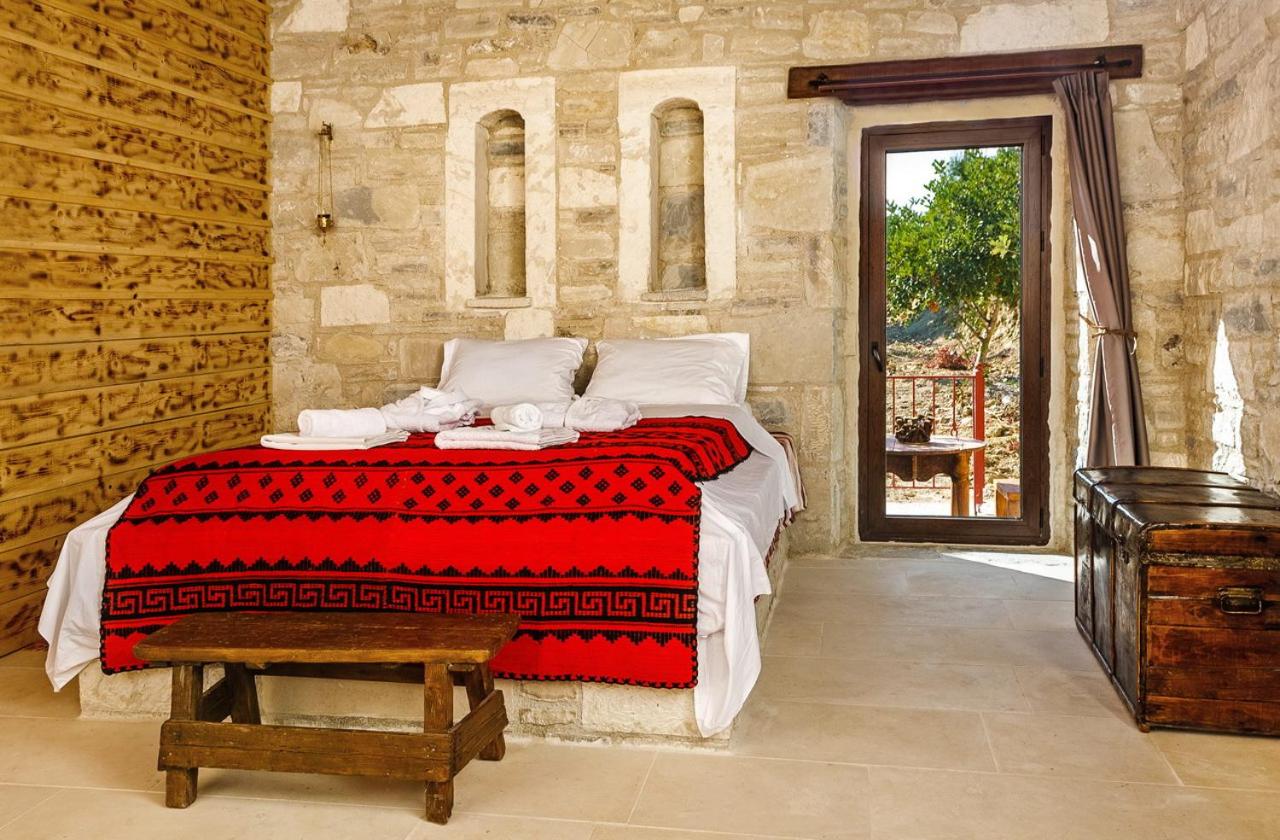 Double Room - Photo 8
