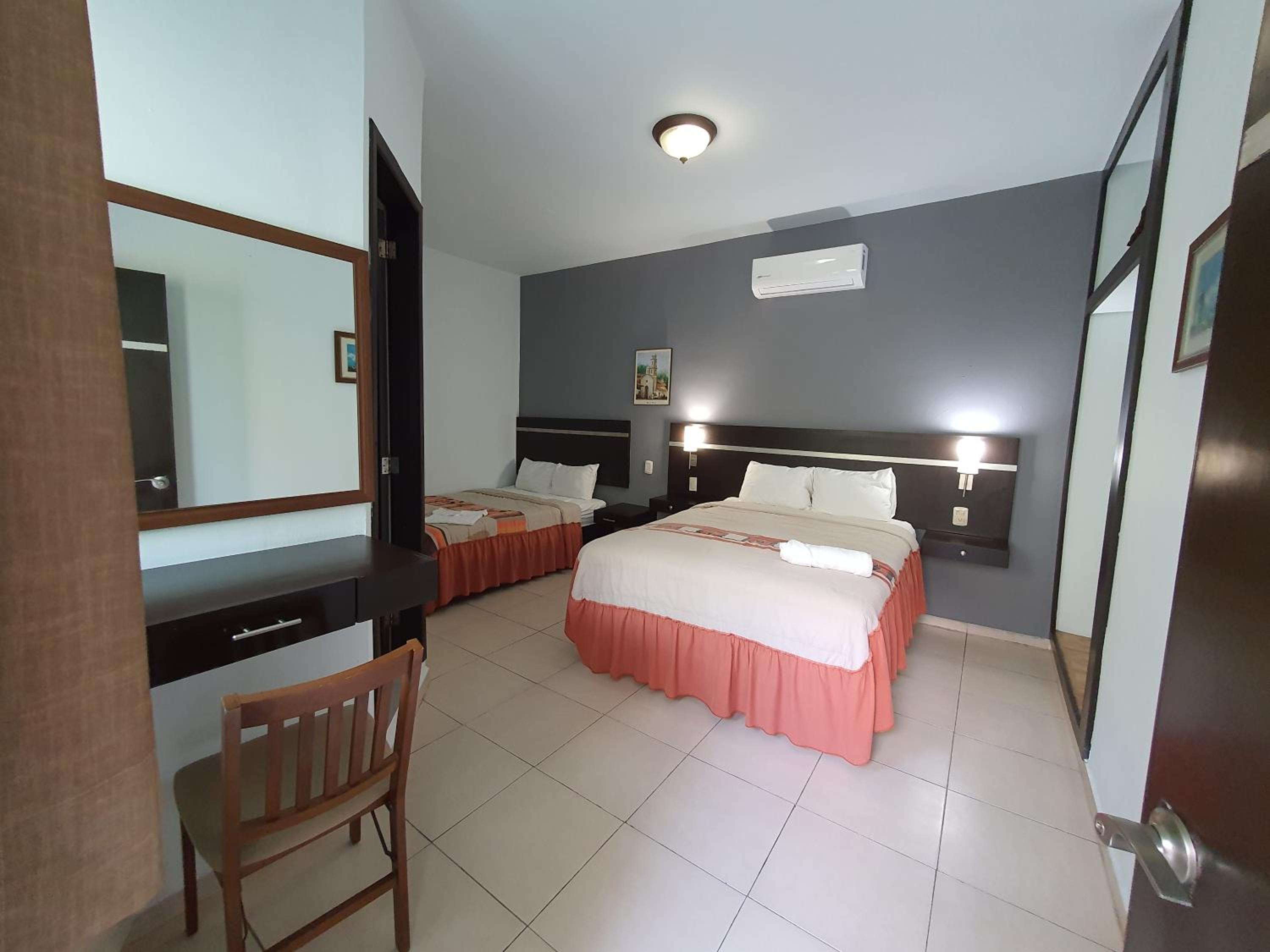 Small Twin Room photo 1