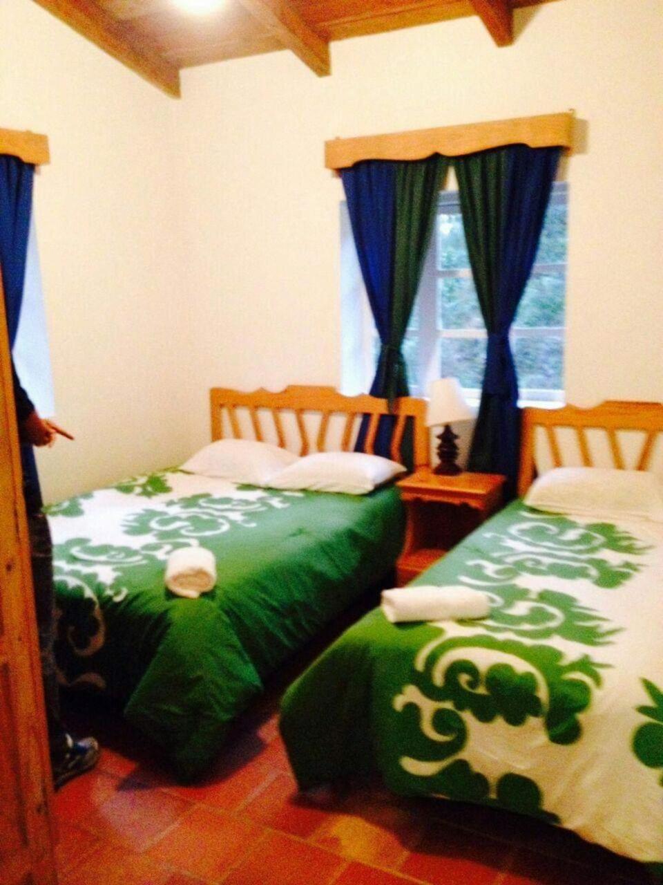 Deluxe Room (2 Adults + 1 Child)