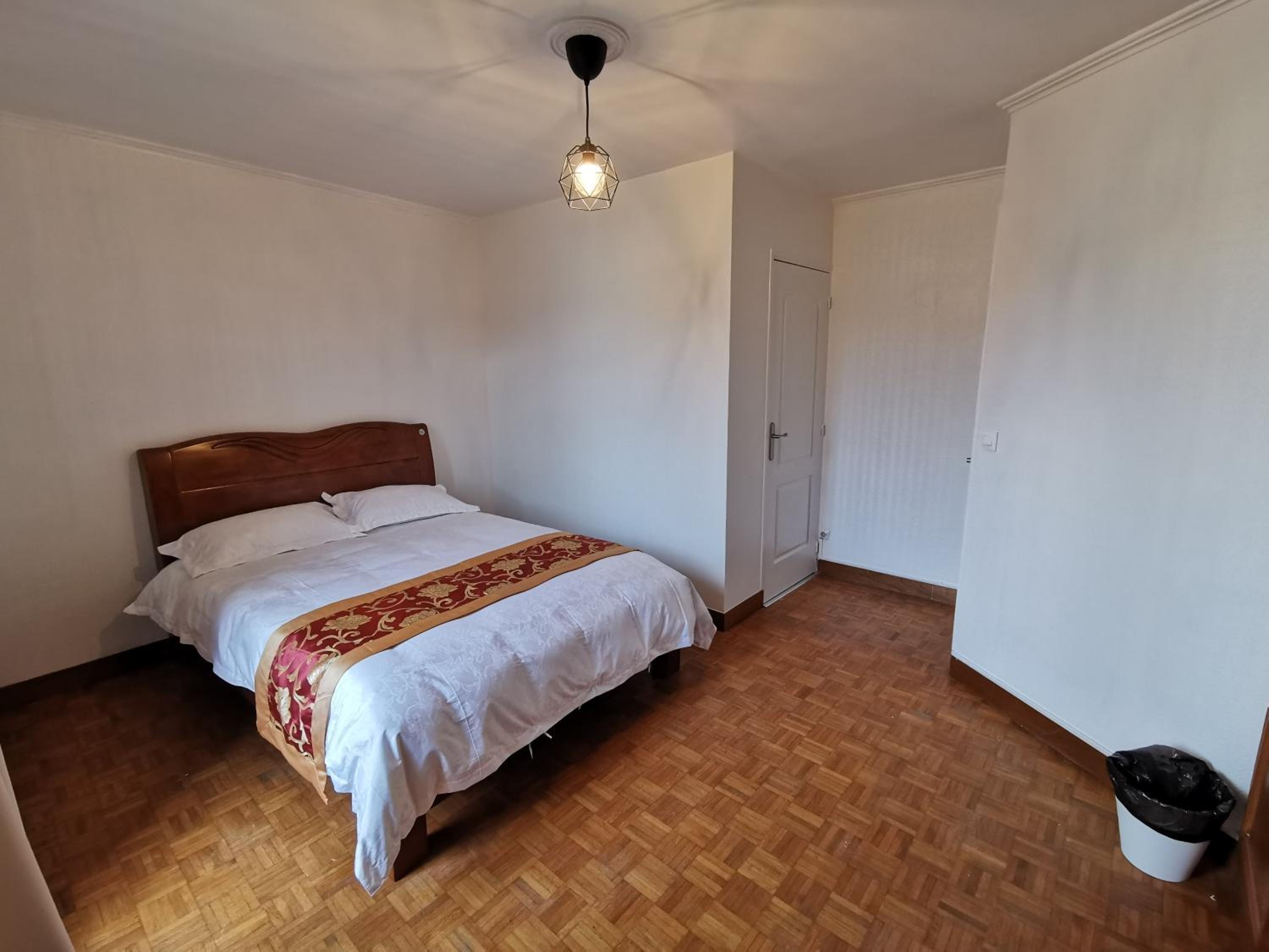 Twin Room with Private Bathroom photo 1