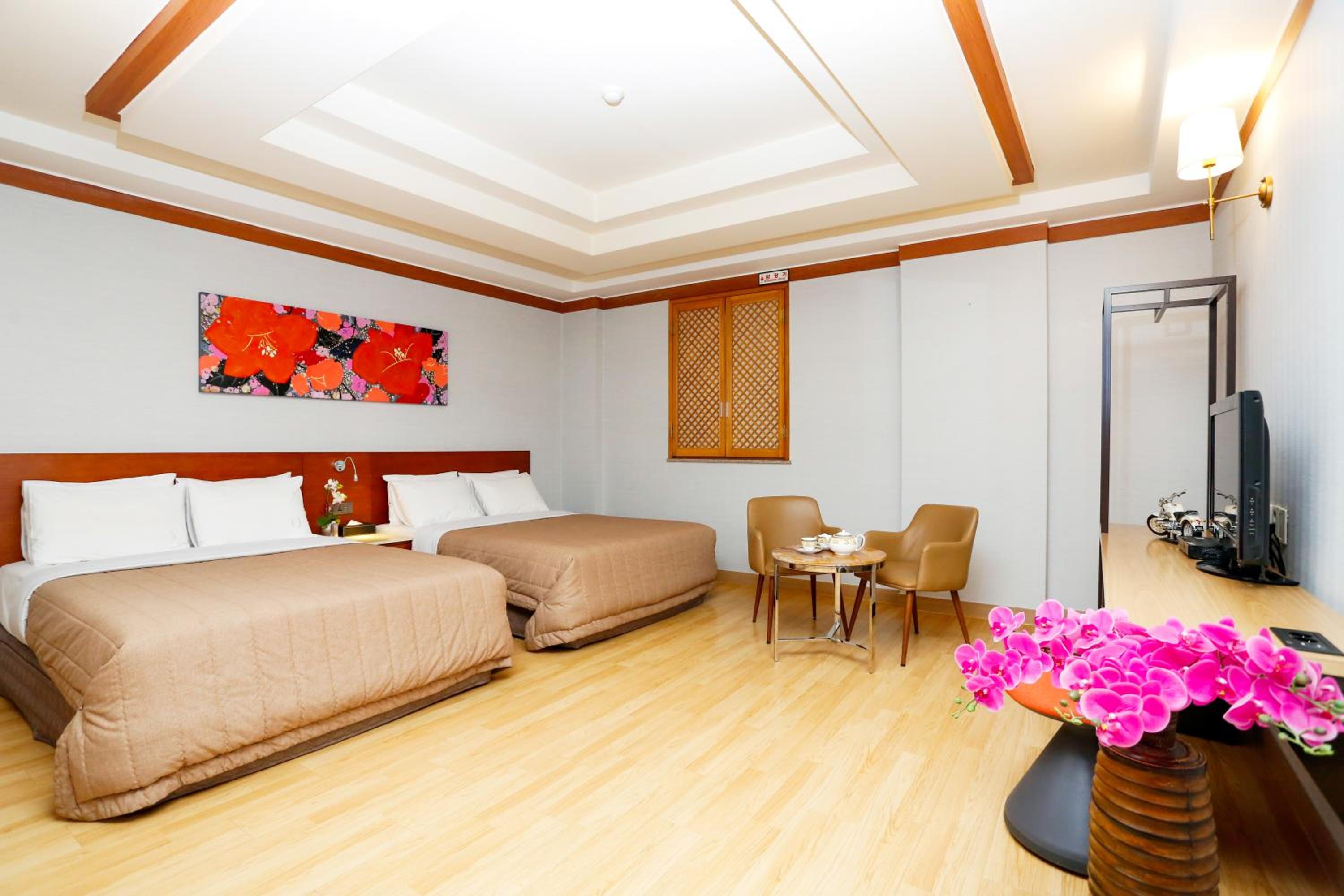 Suite photo 1