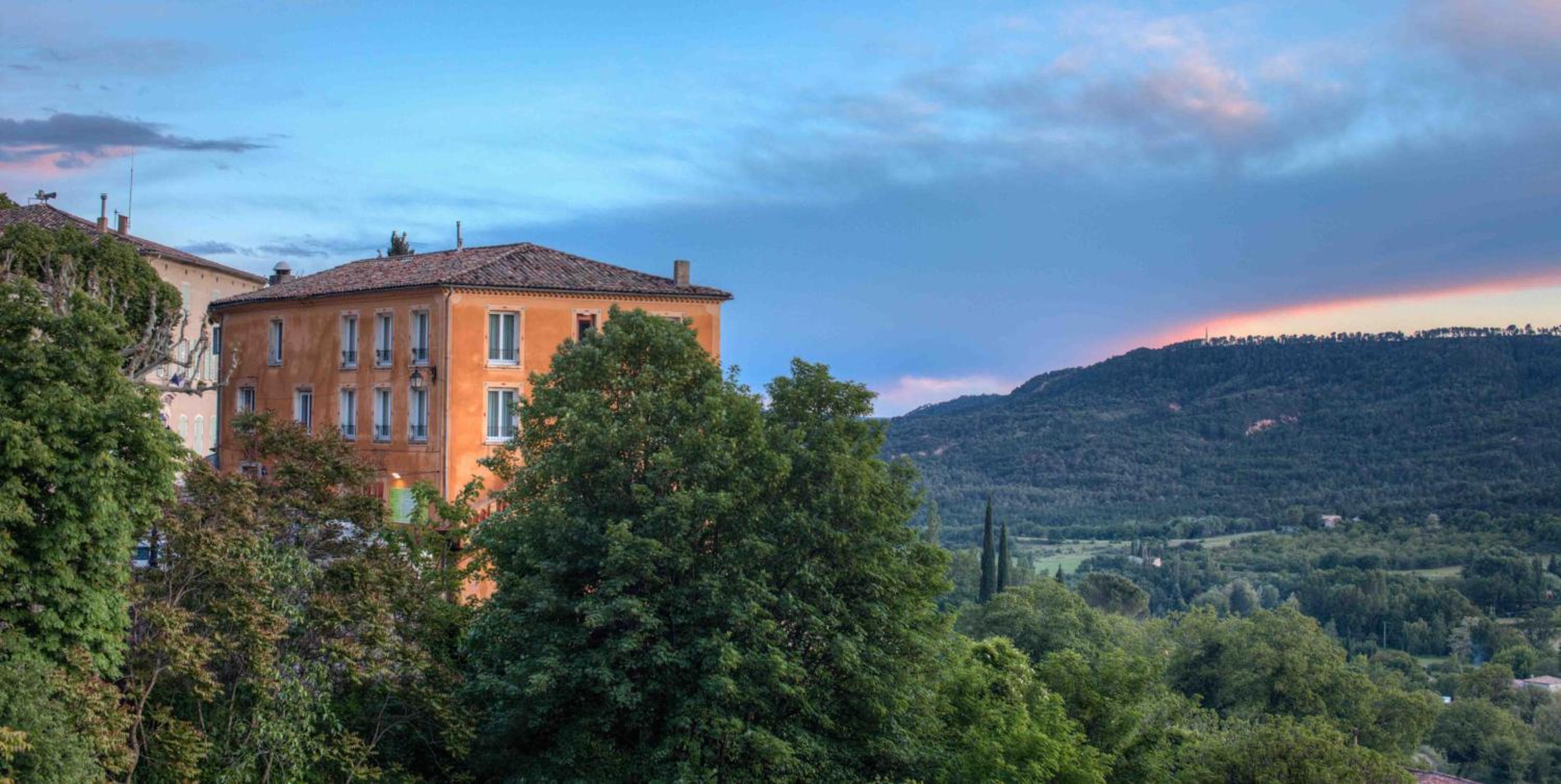 Romantic Studio (2 Adults) - Third Floor