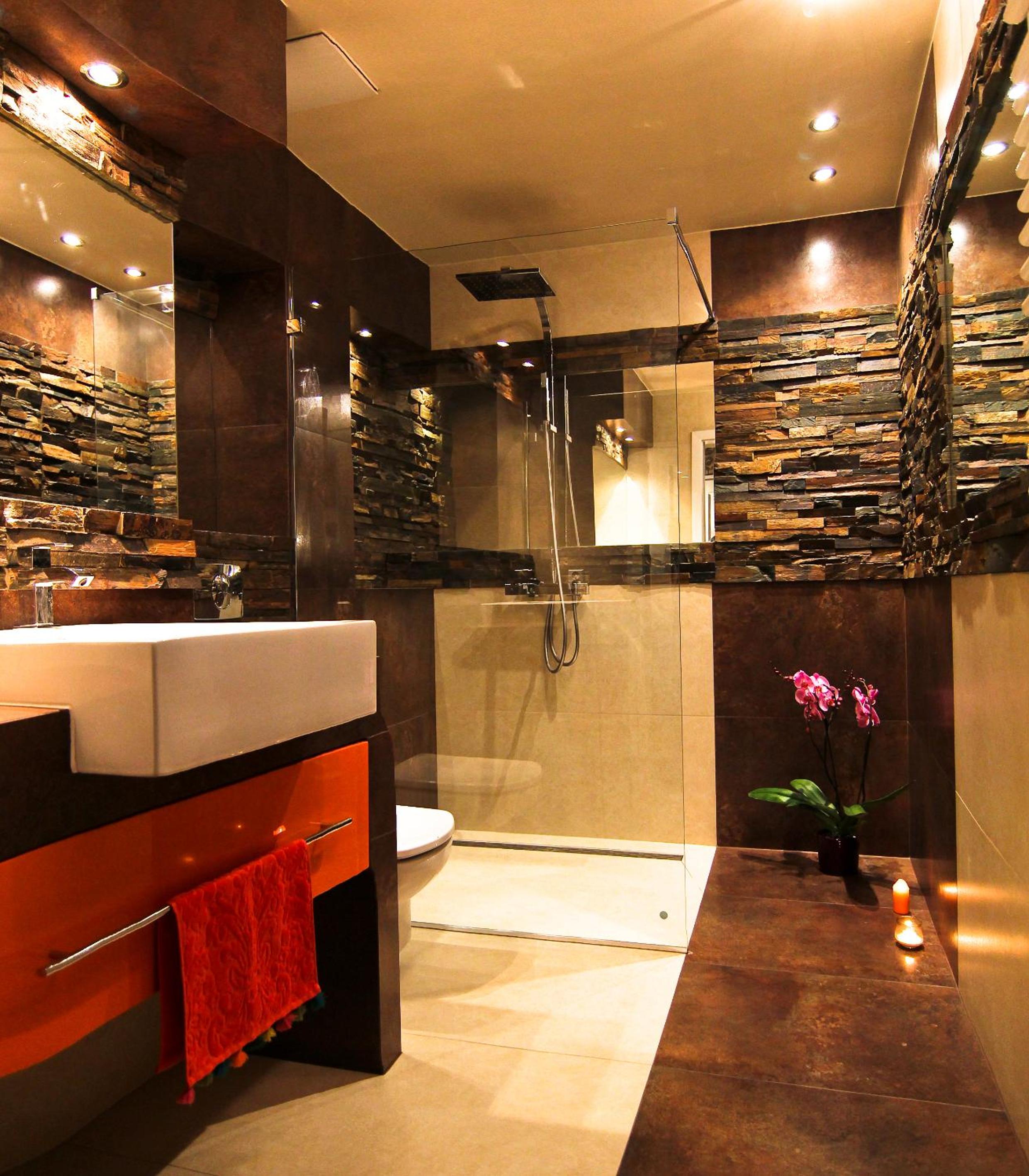 One-Bedroom Apartment - Photo 1