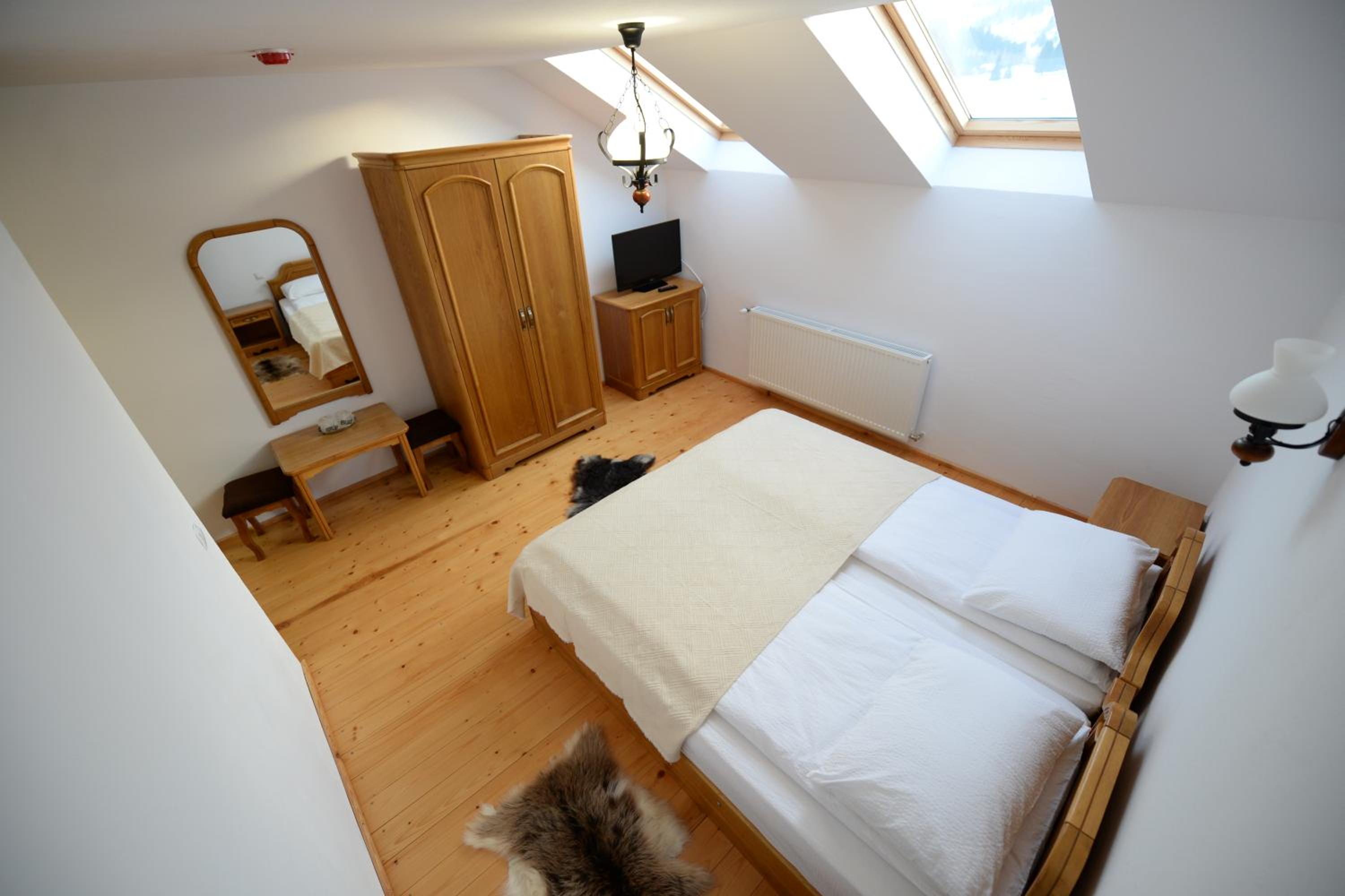 Twin Room - Photo 3