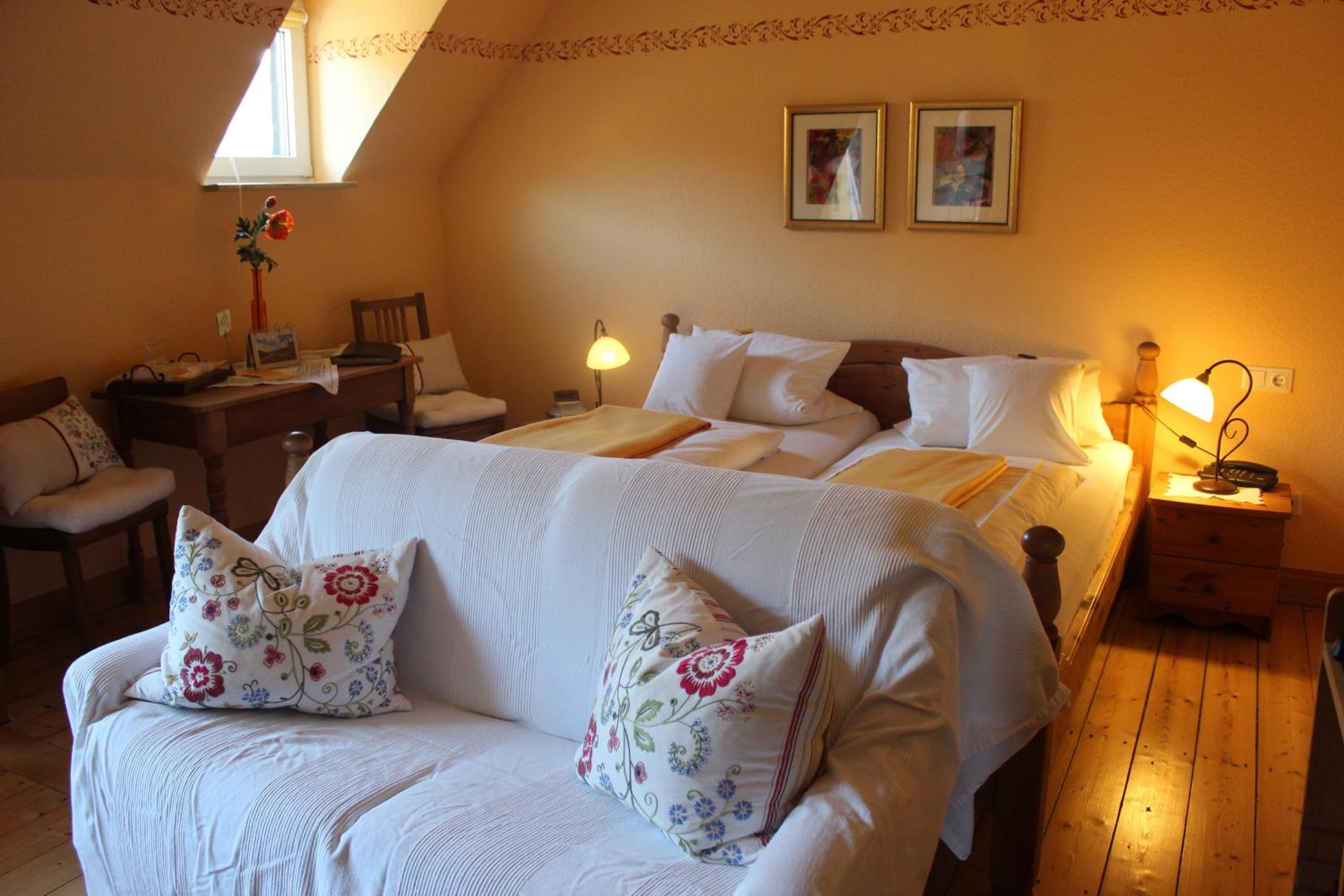 Double Room - Photo 5