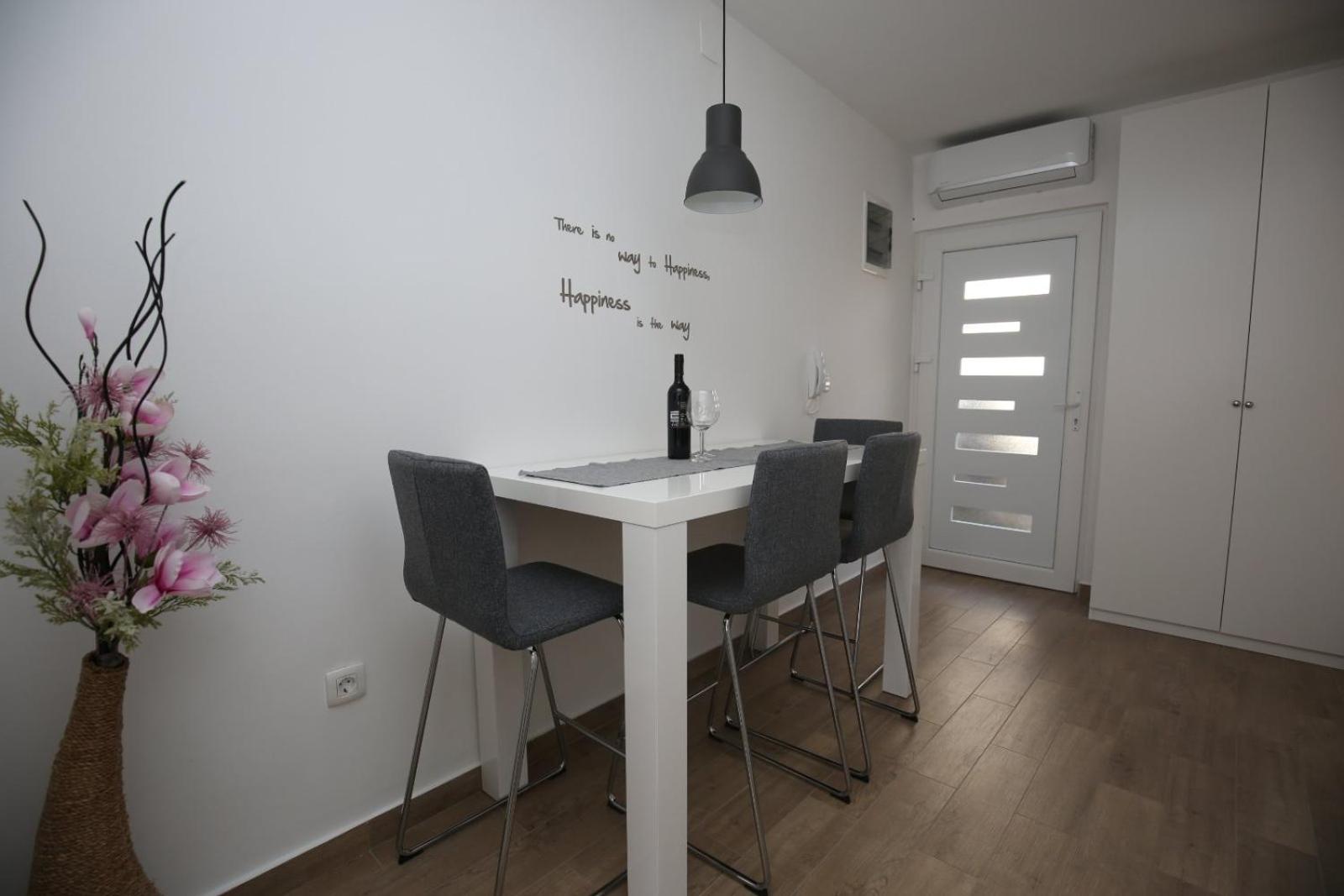 Studio Apartment