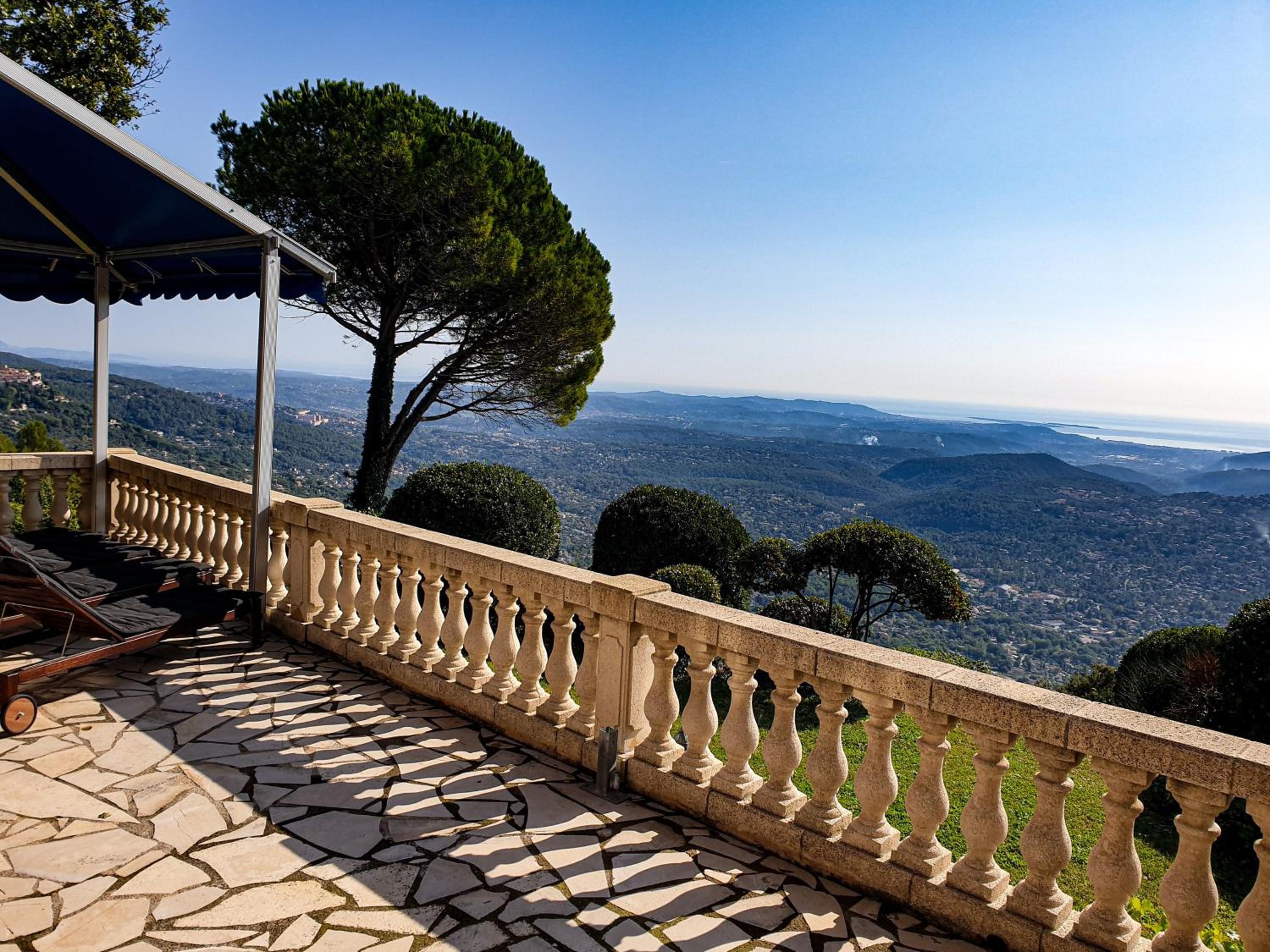 Four-Bedroom Semi-Detached House with Panoramic Views