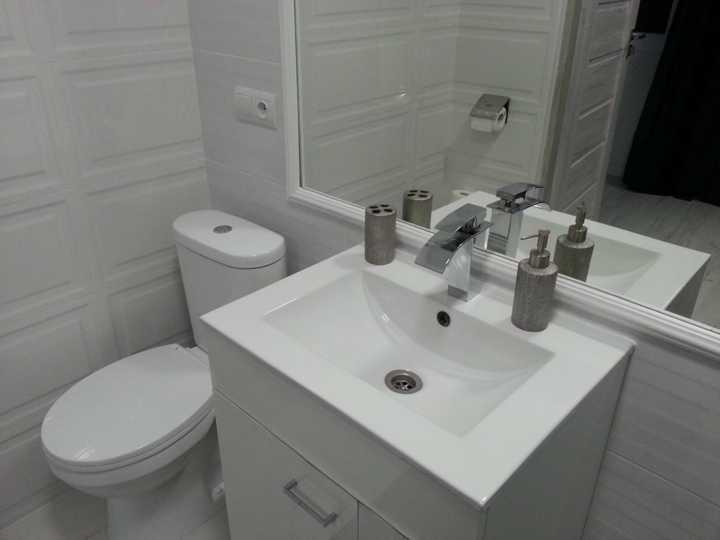 Deluxe Double Room with Balcony - Photo 26