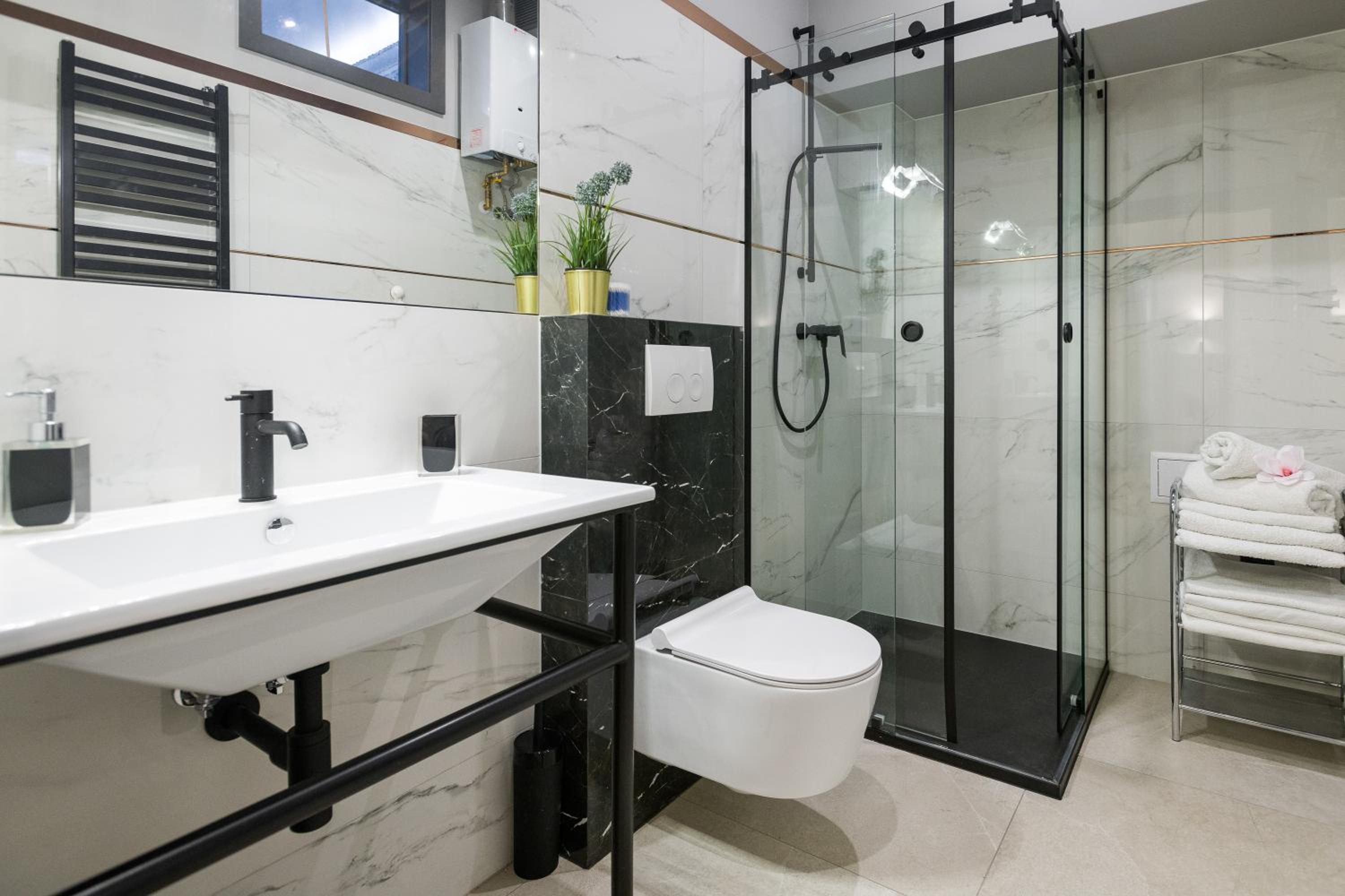 One-Bedroom Apartment - Photo 7