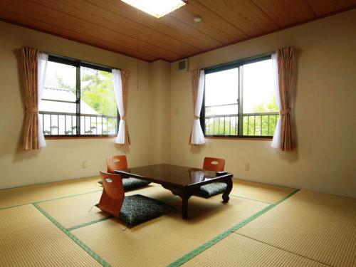Japanese-Style Standard Room with Shared Bathroom and Toilet - Photo 2