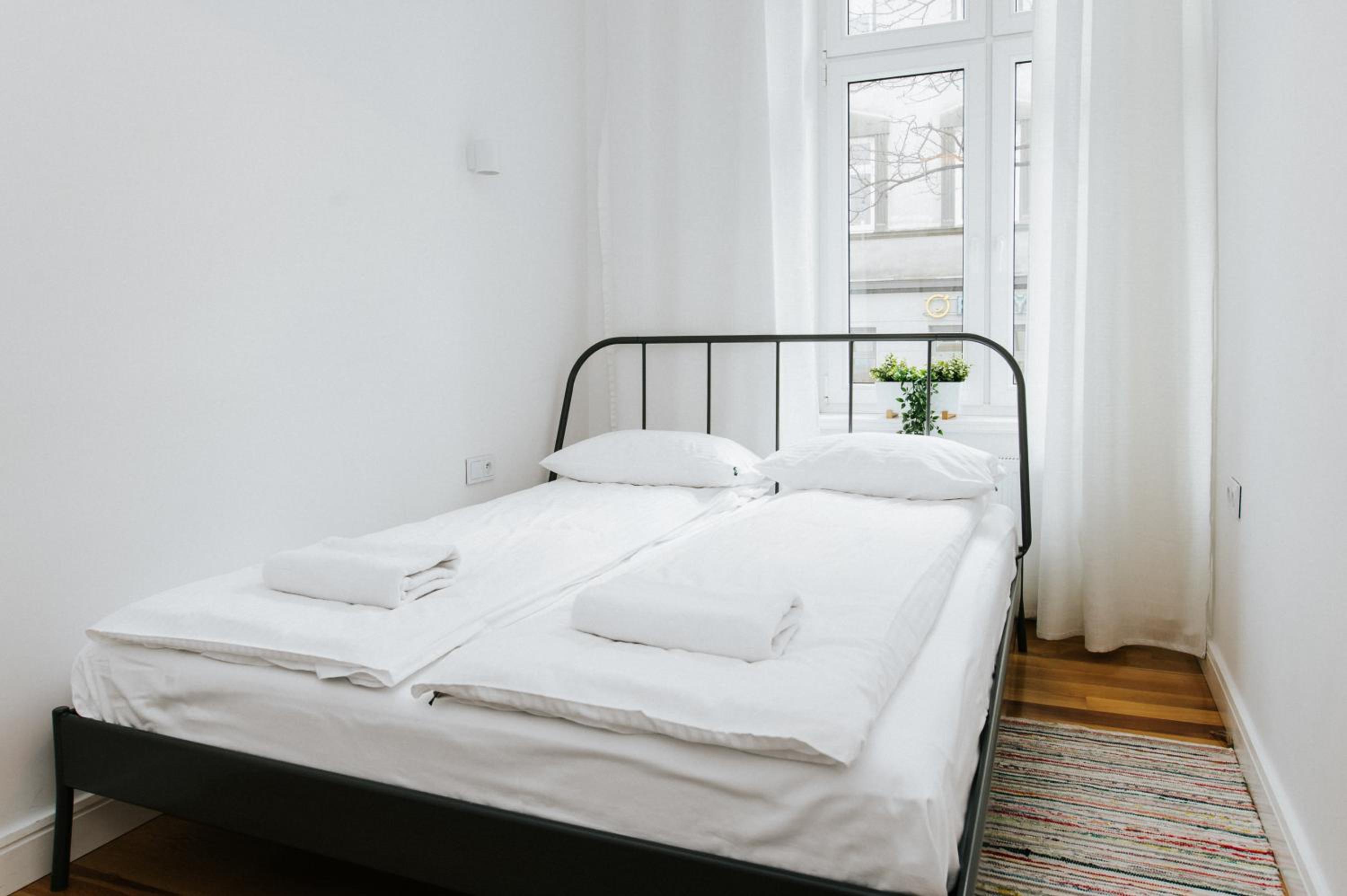 One-Bedroom Apartment - Photo 16